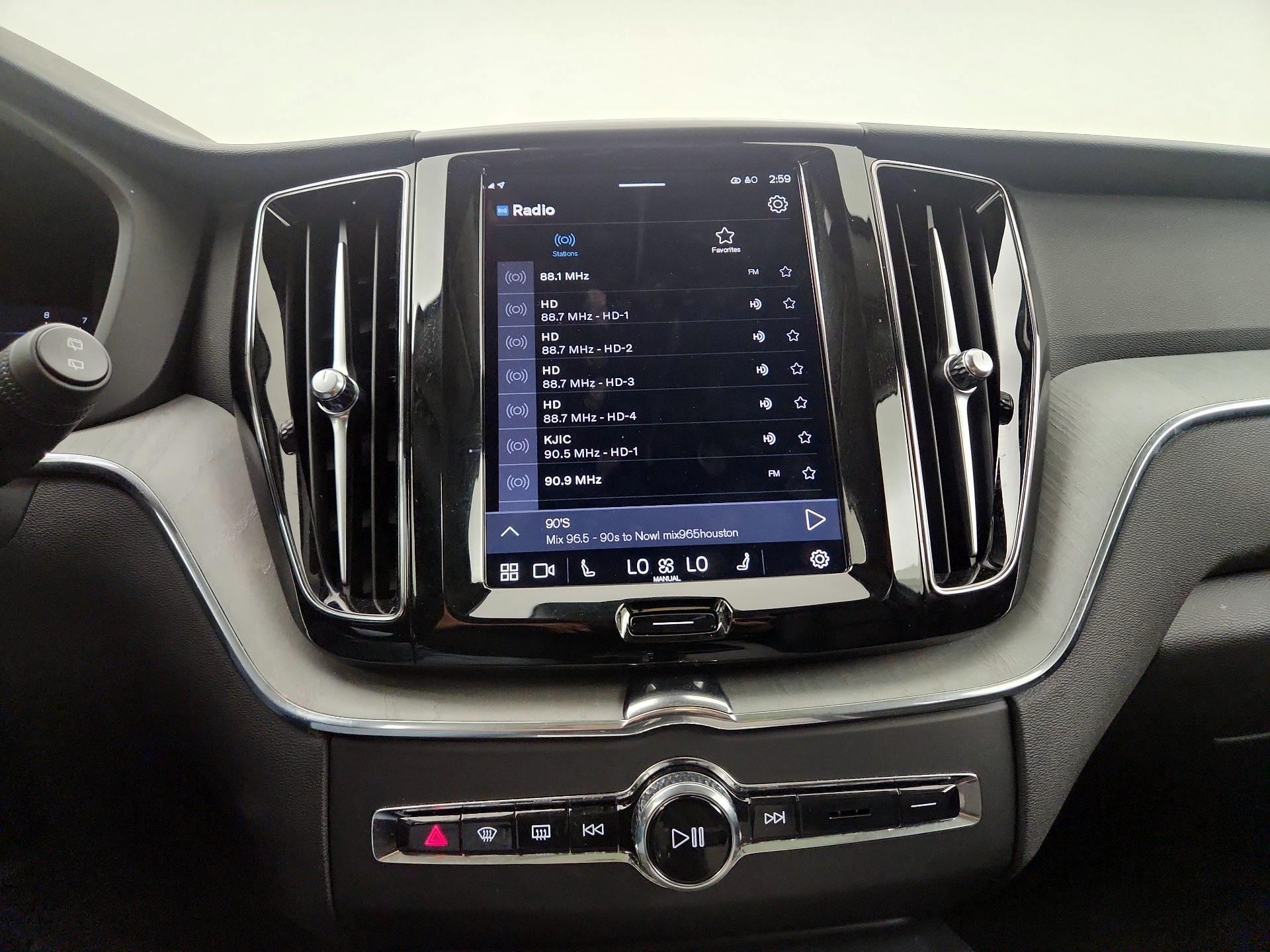 Thumbnail: 2025 Volvo XC60 - 13