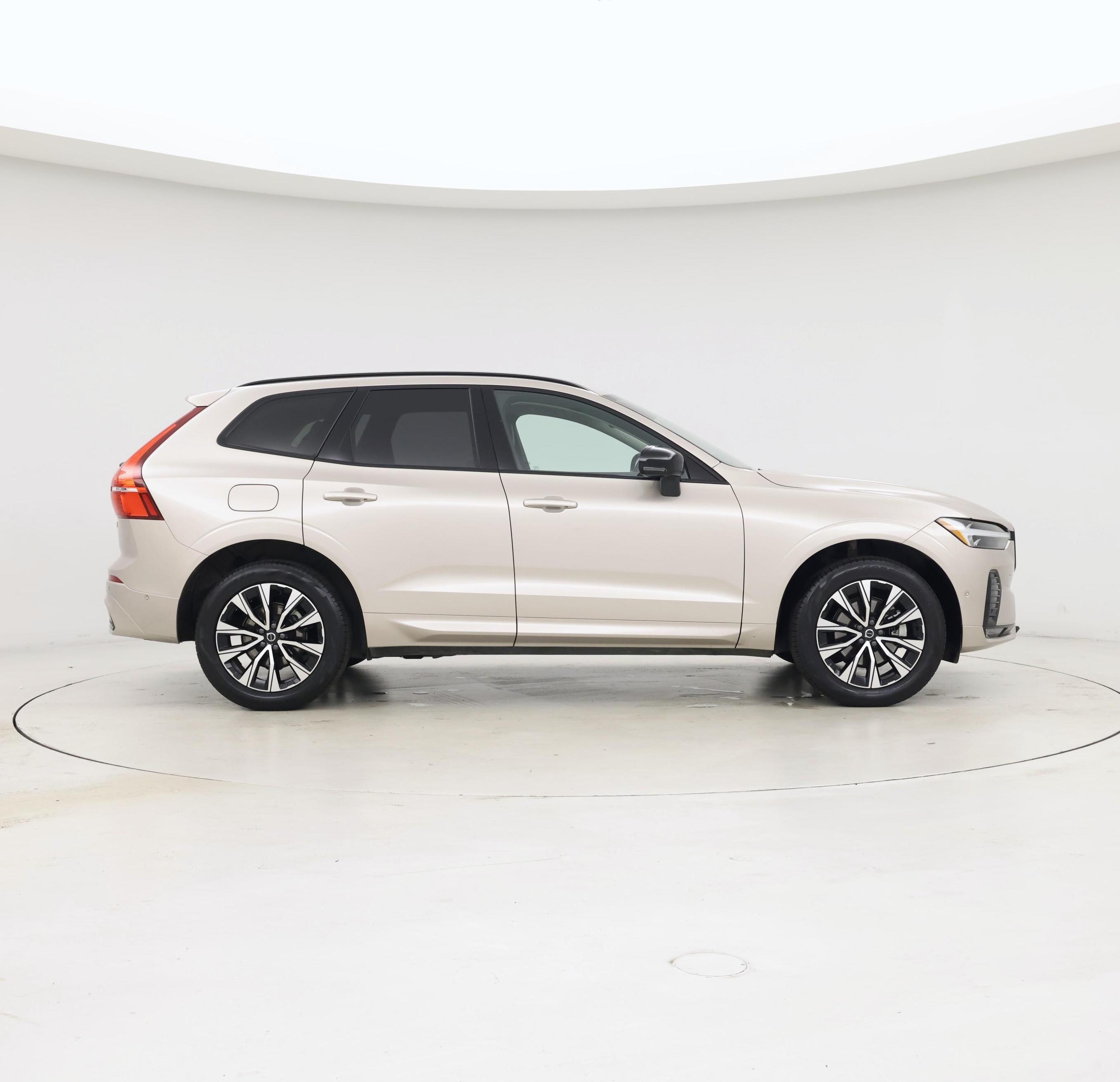 Thumbnail: 2025 Volvo XC60 - 7