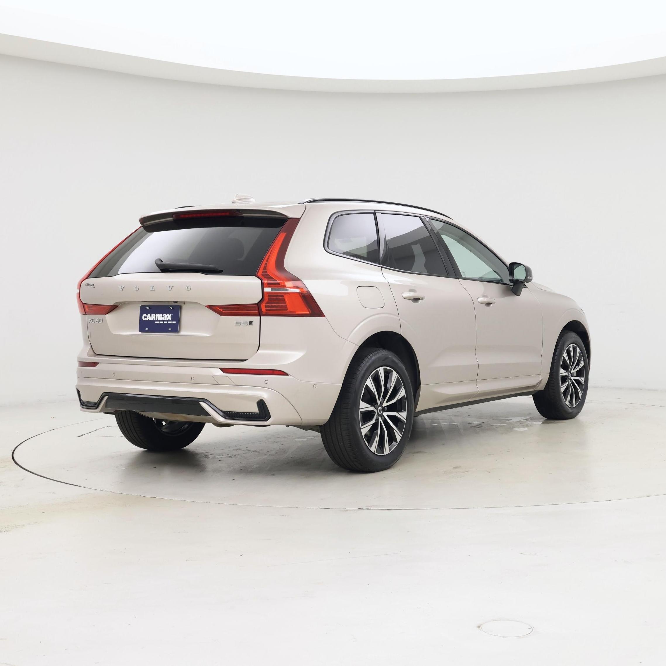 Thumbnail: 2025 Volvo XC60 - 8