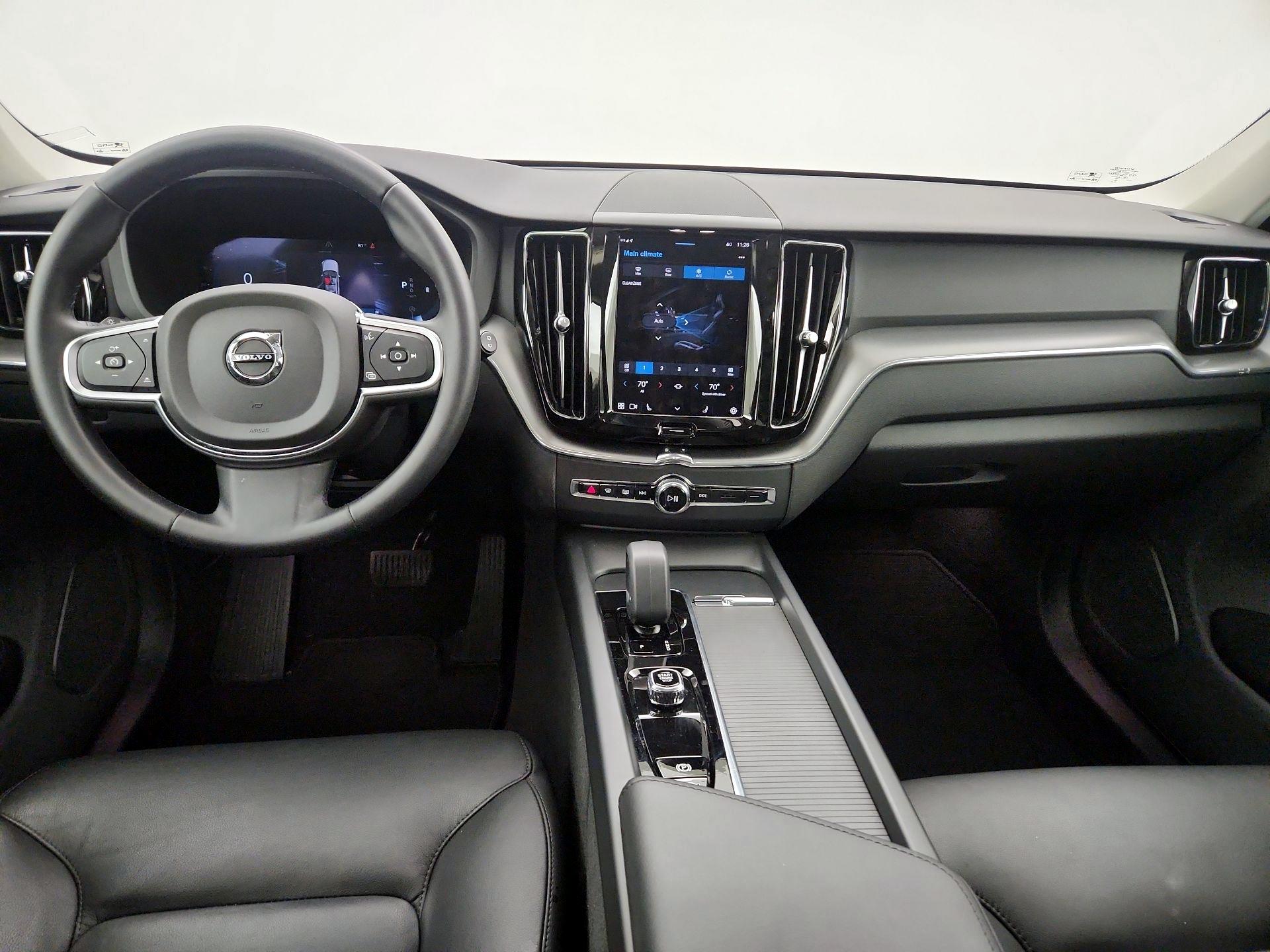 Thumbnail: 2025 Volvo XC60 - 9