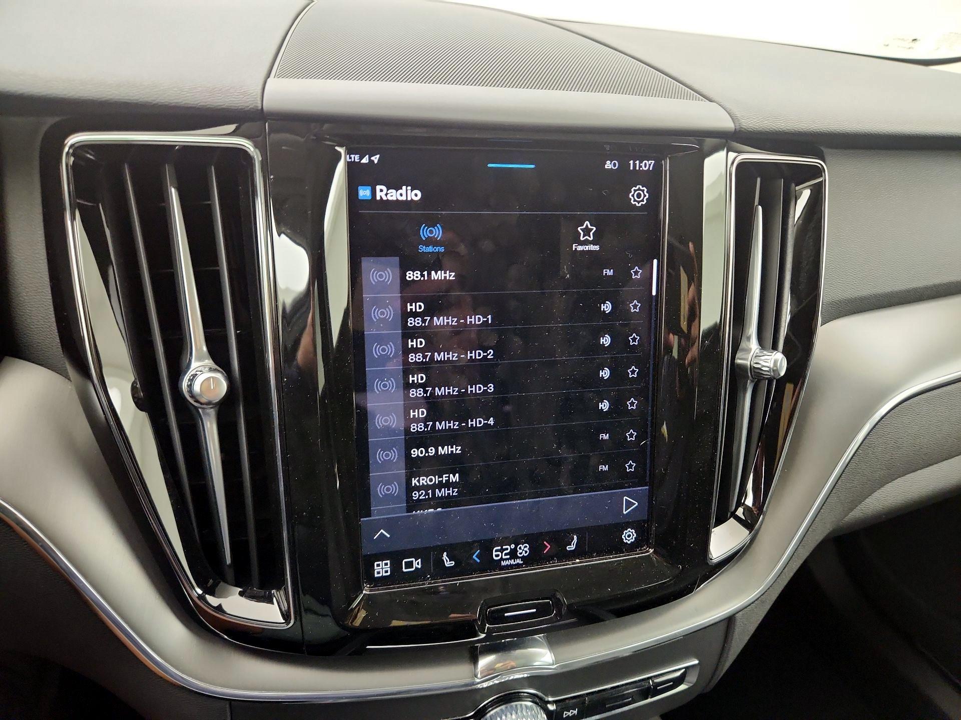 Thumbnail: 2025 Volvo XC60 - 16