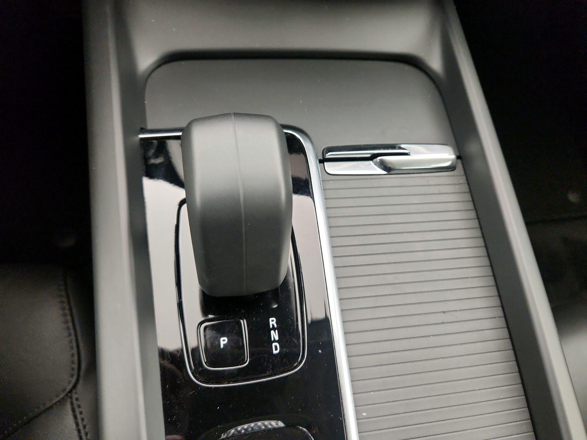 Thumbnail: 2025 Volvo XC60 - 18