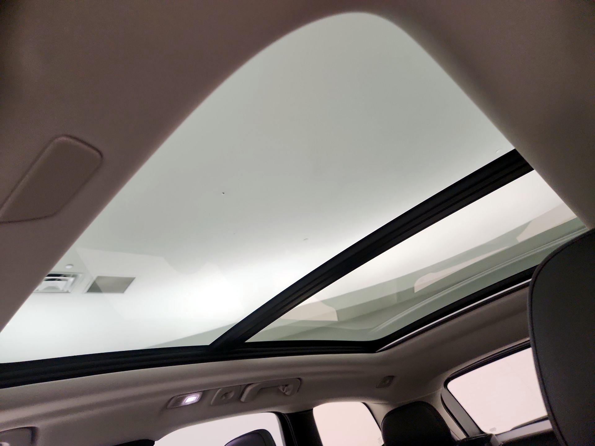 Thumbnail: 2025 Volvo XC60 - 20
