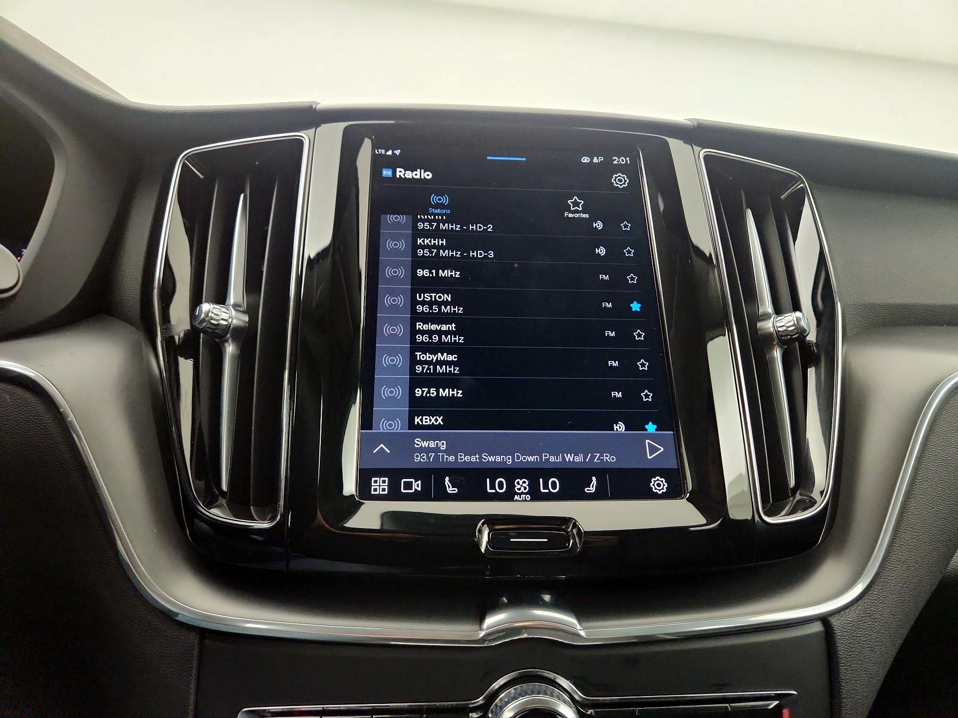 Thumbnail: 2025 Volvo XC60 - 13