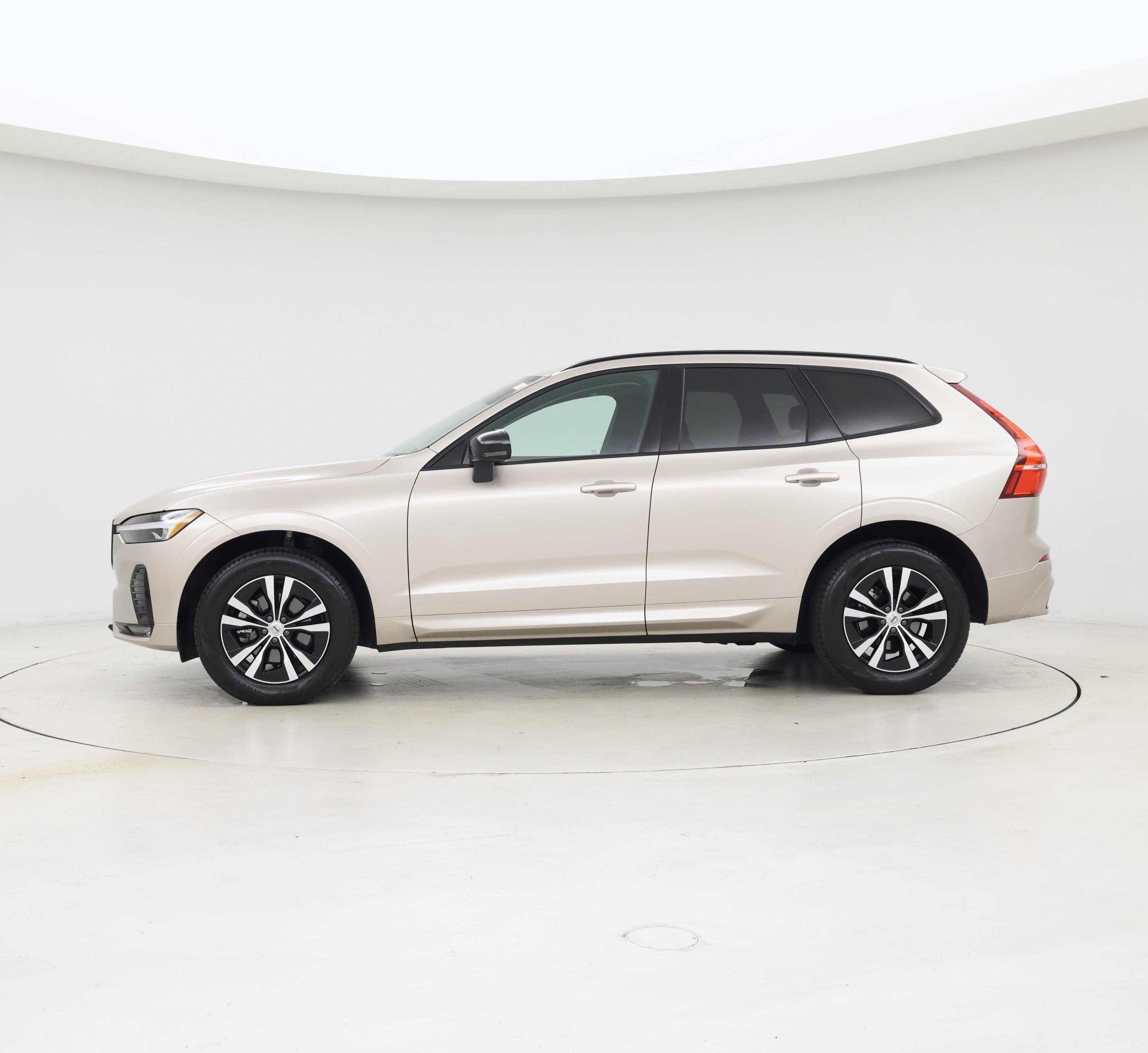 Thumbnail: 2025 Volvo XC60 - 3