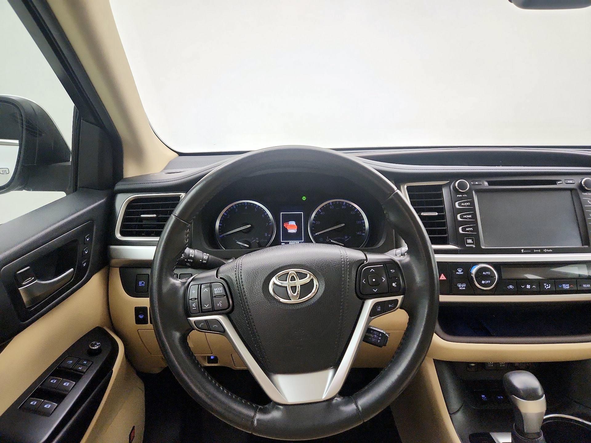 Thumbnail: 2019 Toyota Highlander - 10