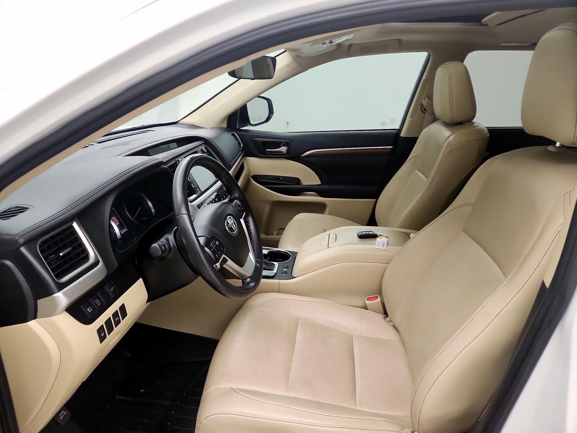 Thumbnail: 2019 Toyota Highlander - 11