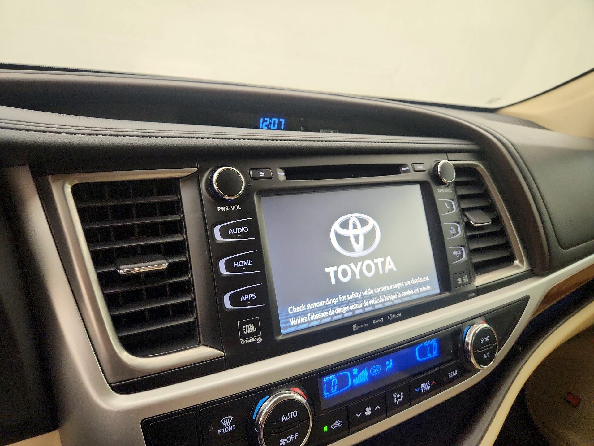 Thumbnail: 2019 Toyota Highlander - 15