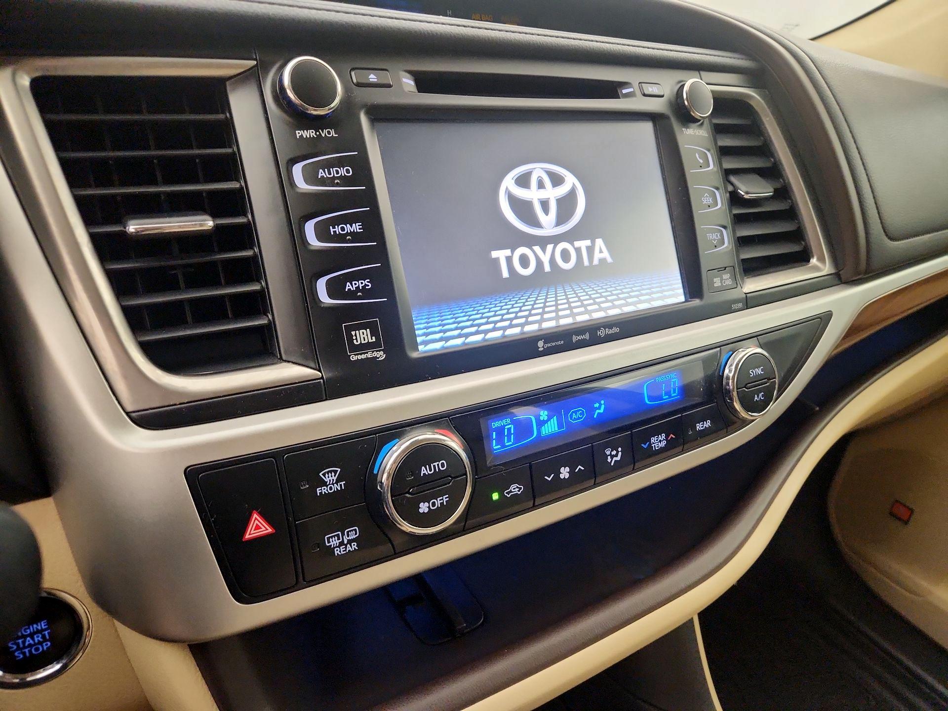 Thumbnail: 2019 Toyota Highlander - 16