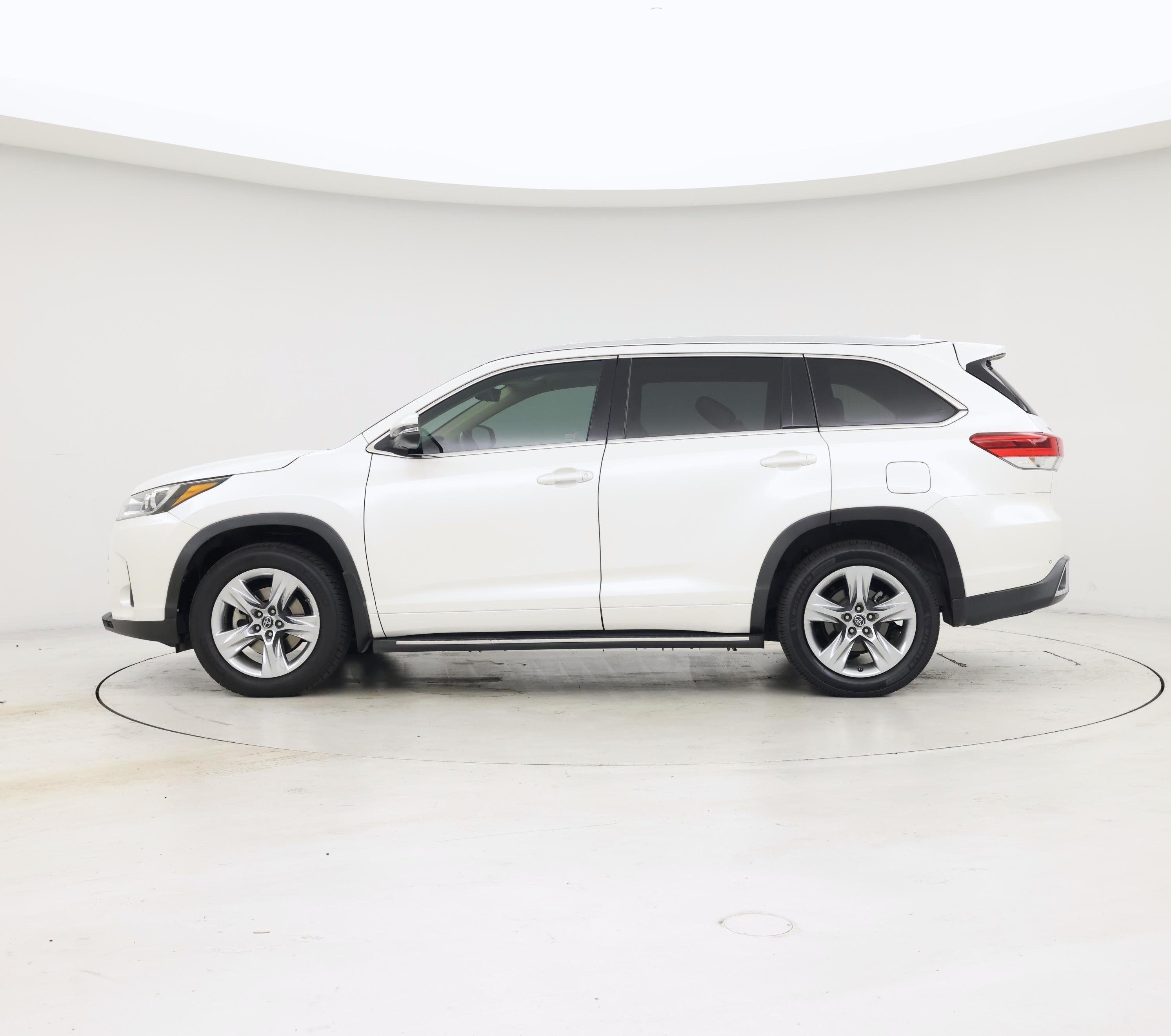 Thumbnail: 2019 Toyota Highlander - 3
