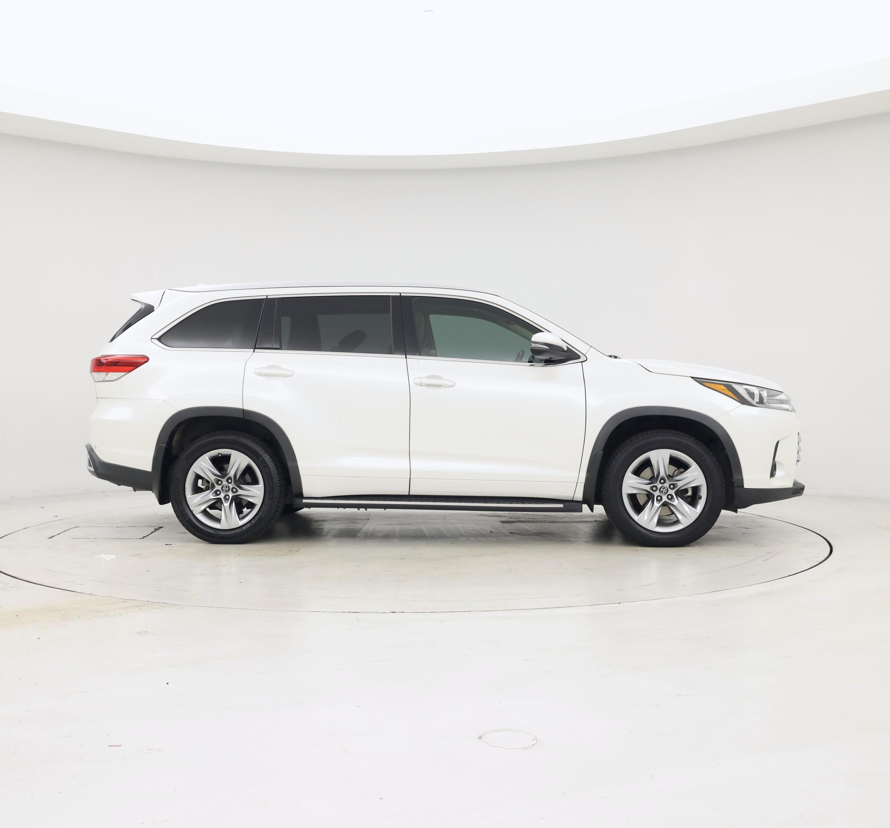 Thumbnail: 2019 Toyota Highlander - 7
