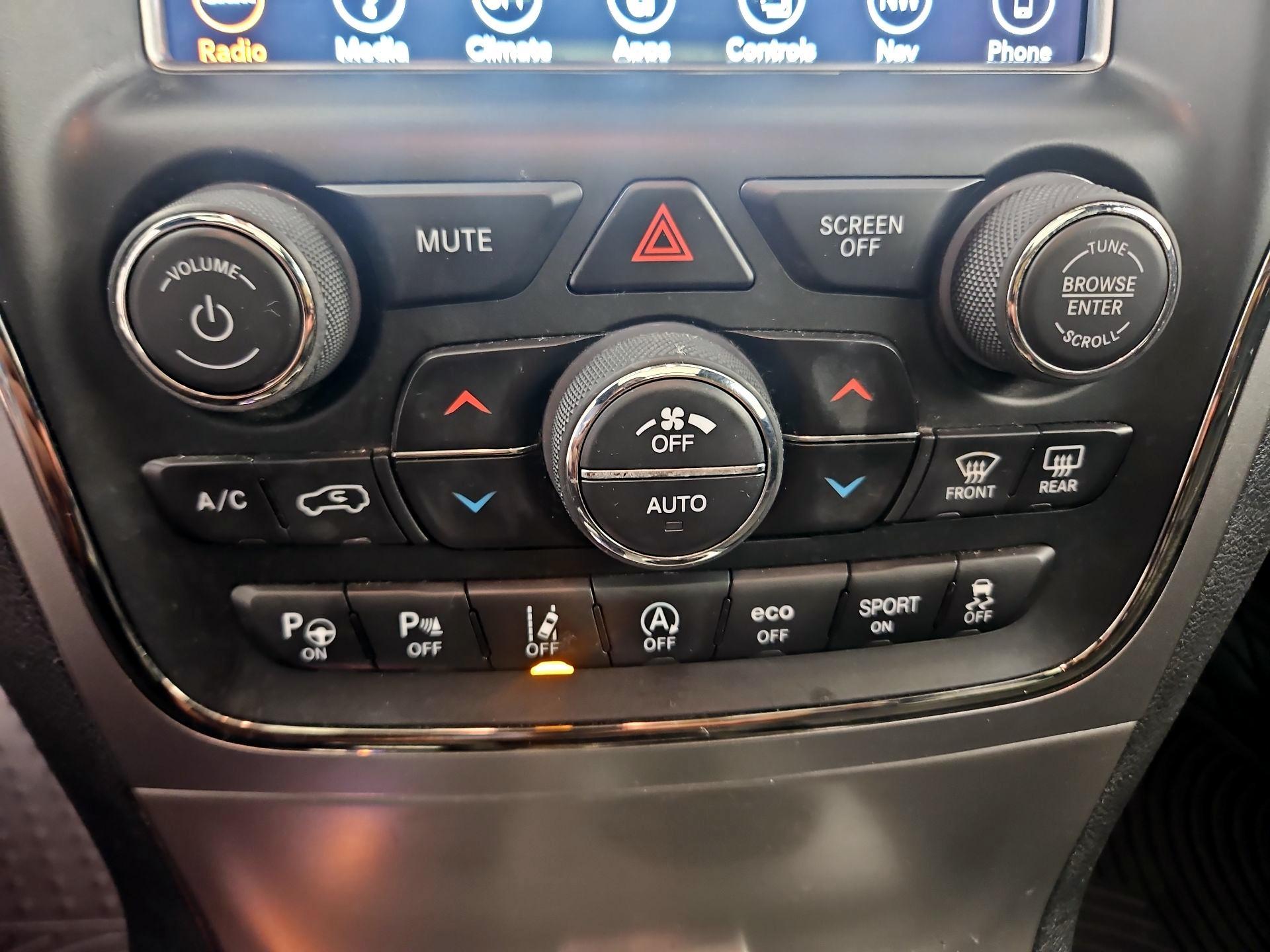 Thumbnail: 2018 Jeep Grand Cherokee - 16