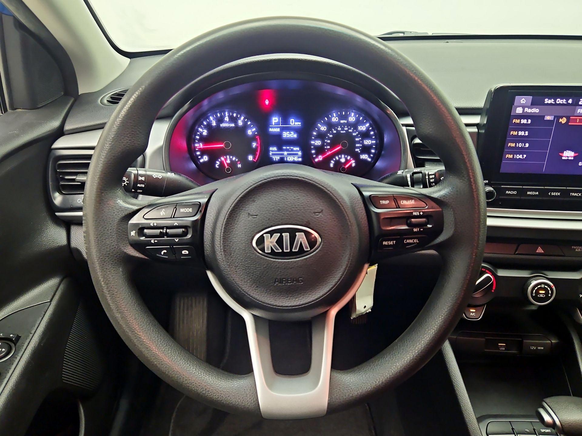 Thumbnail: 2021 Kia Rio - 10