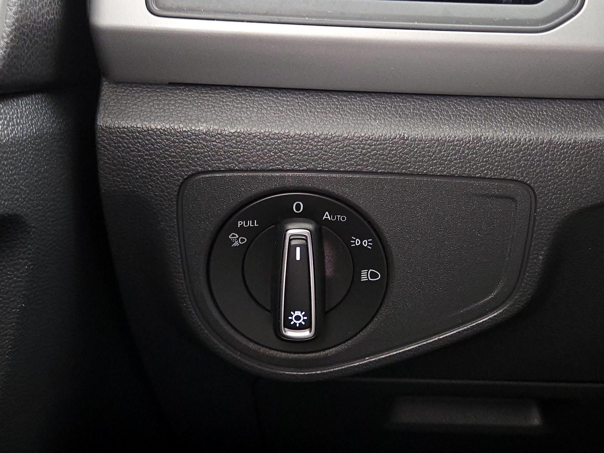 Thumbnail: 2021 Volkswagen Atlas - 13