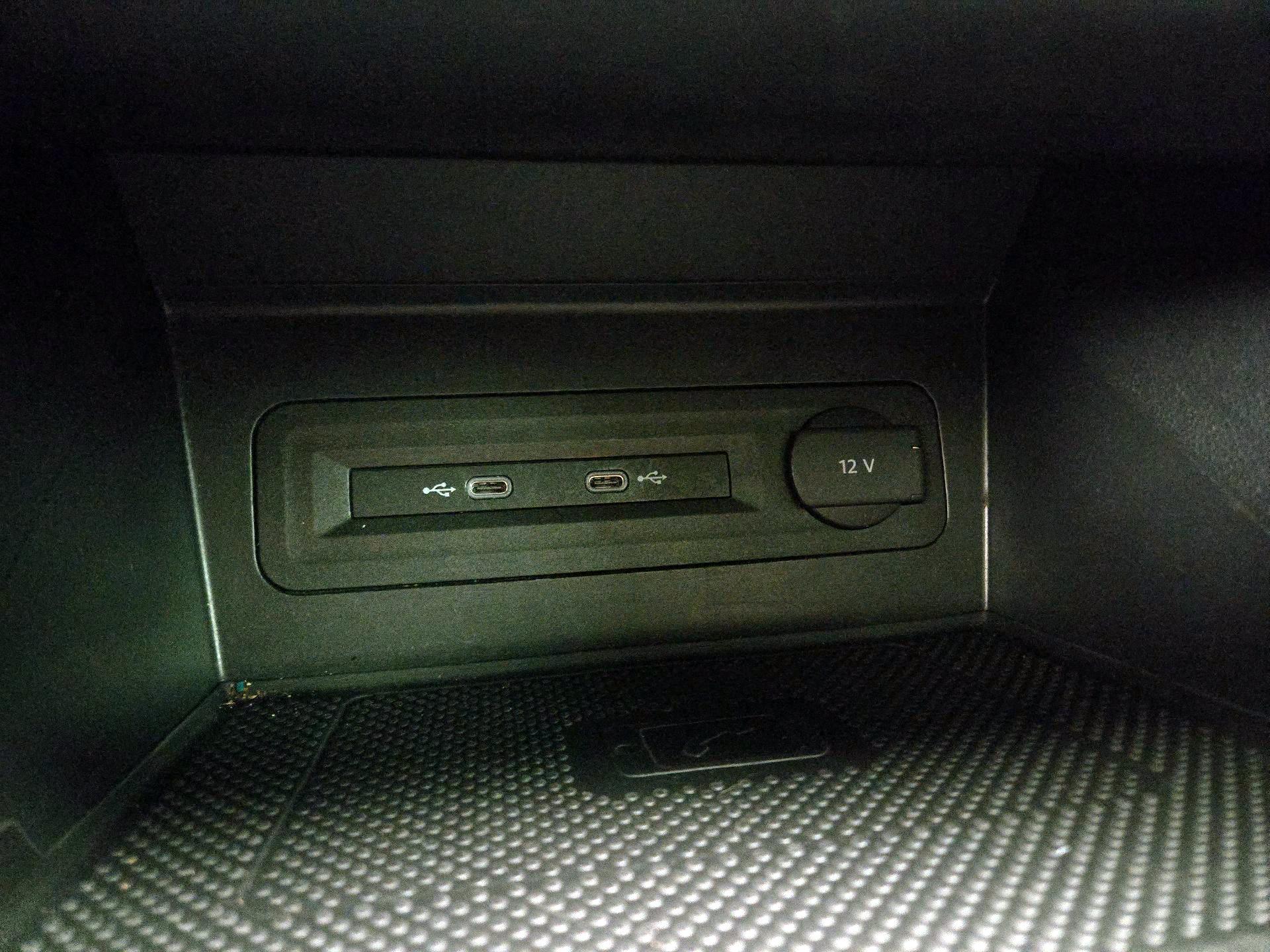 Thumbnail: 2021 Volkswagen Atlas - 18