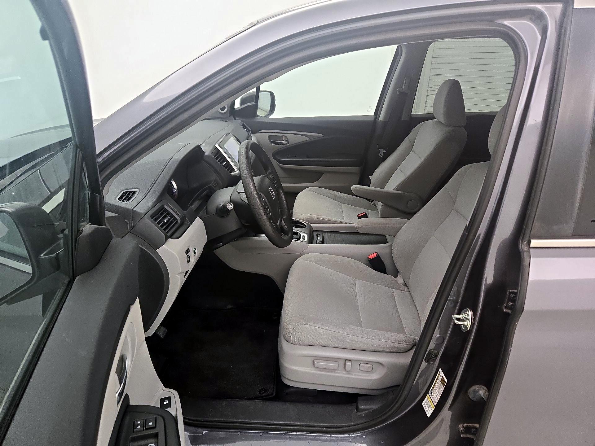 Thumbnail: 2016 Honda Pilot - 11