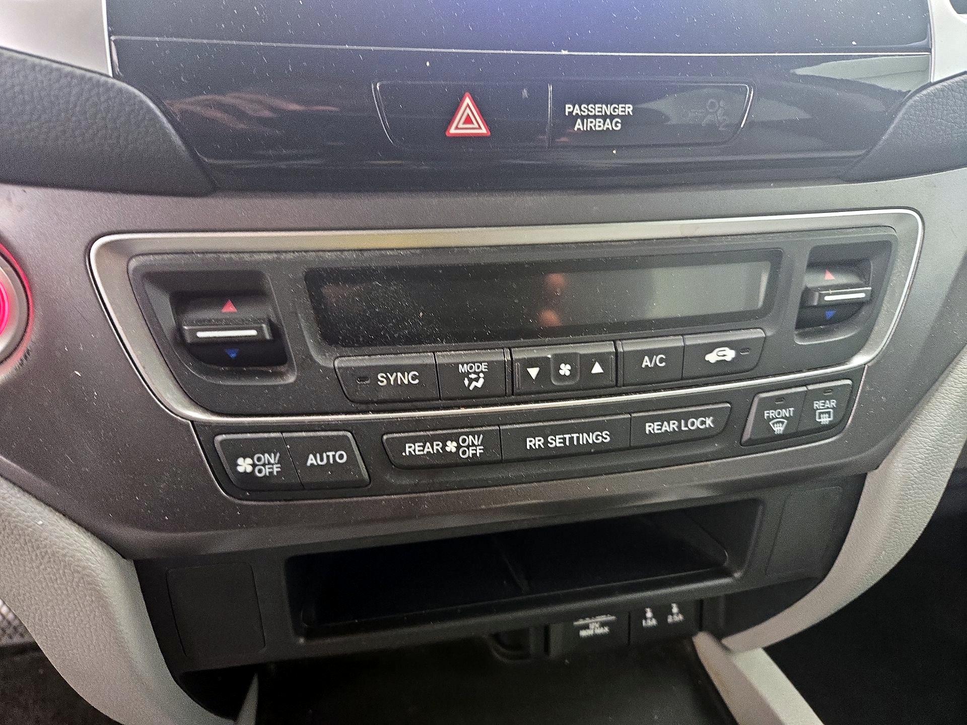 Thumbnail: 2016 Honda Pilot - 16