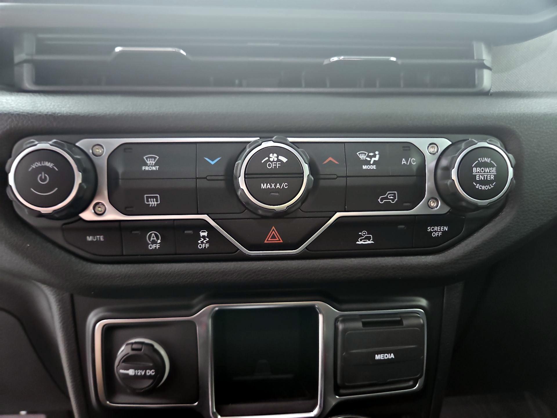 Thumbnail: 2024 Jeep Wrangler - 16