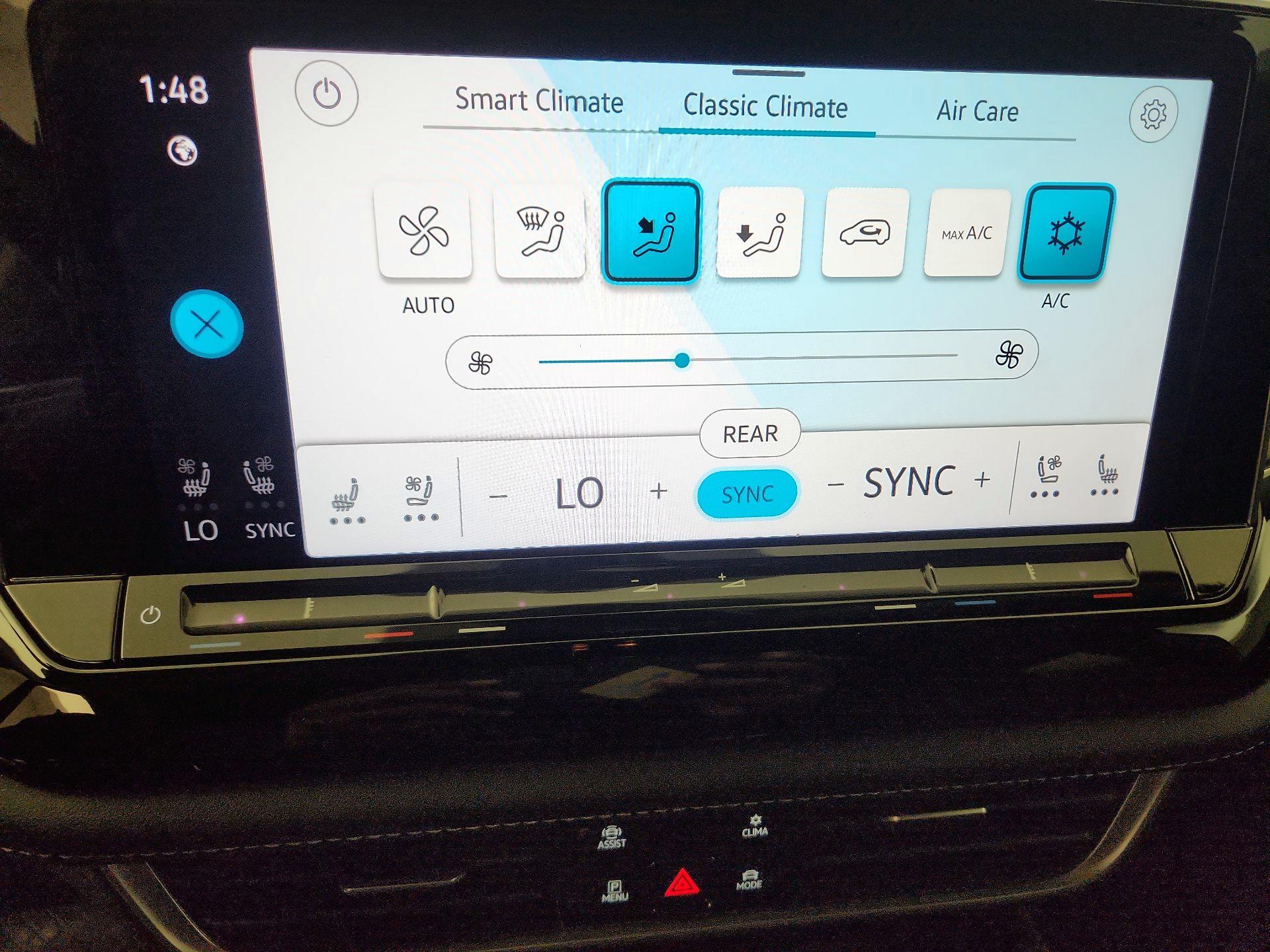 Thumbnail: 2024 Volkswagen Atlas - 16