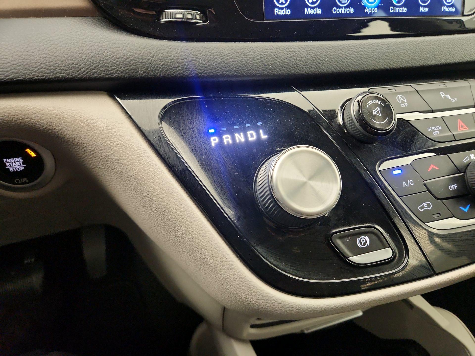 Thumbnail: 2017 Chrysler Pacifica - 17