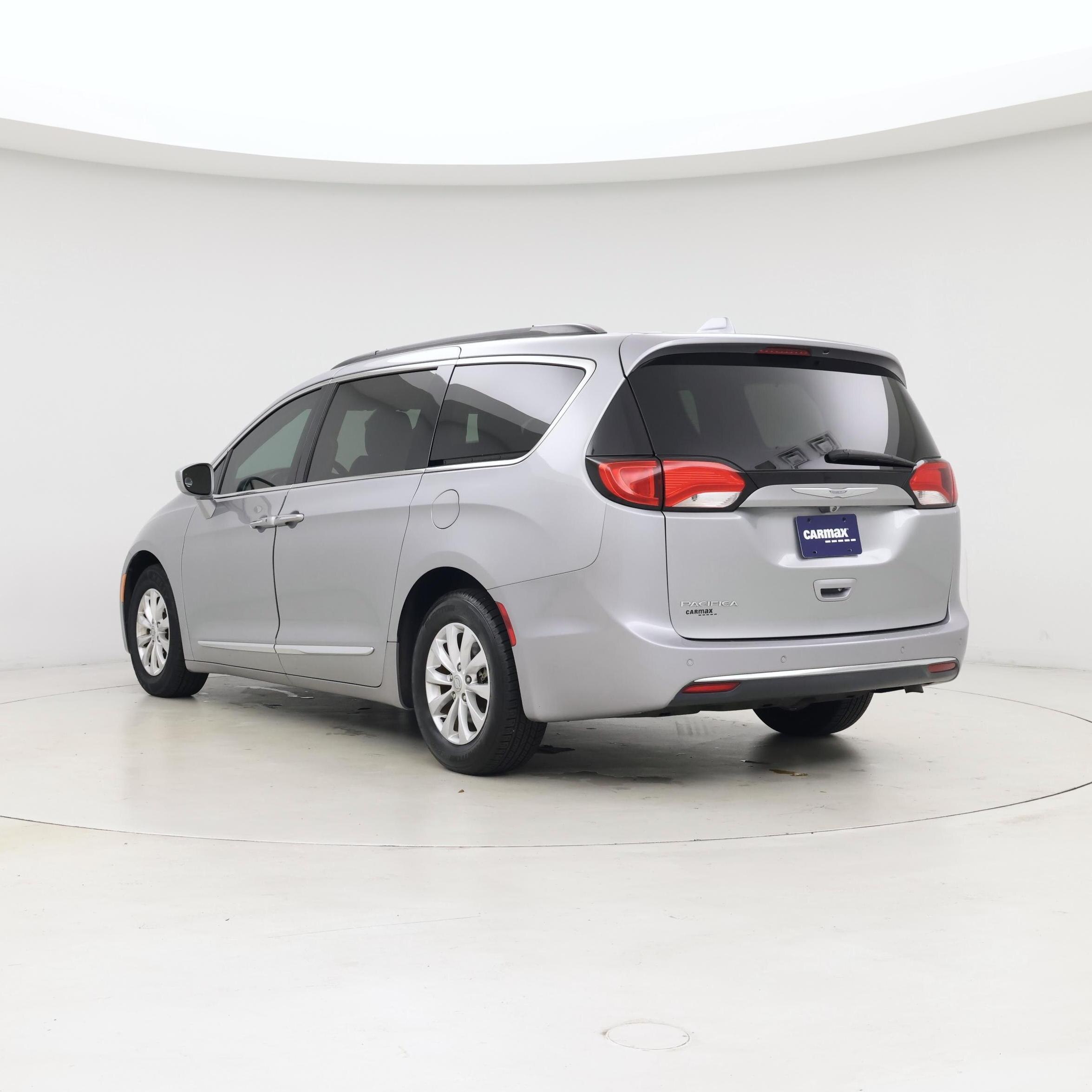 Thumbnail: 2017 Chrysler Pacifica - 2