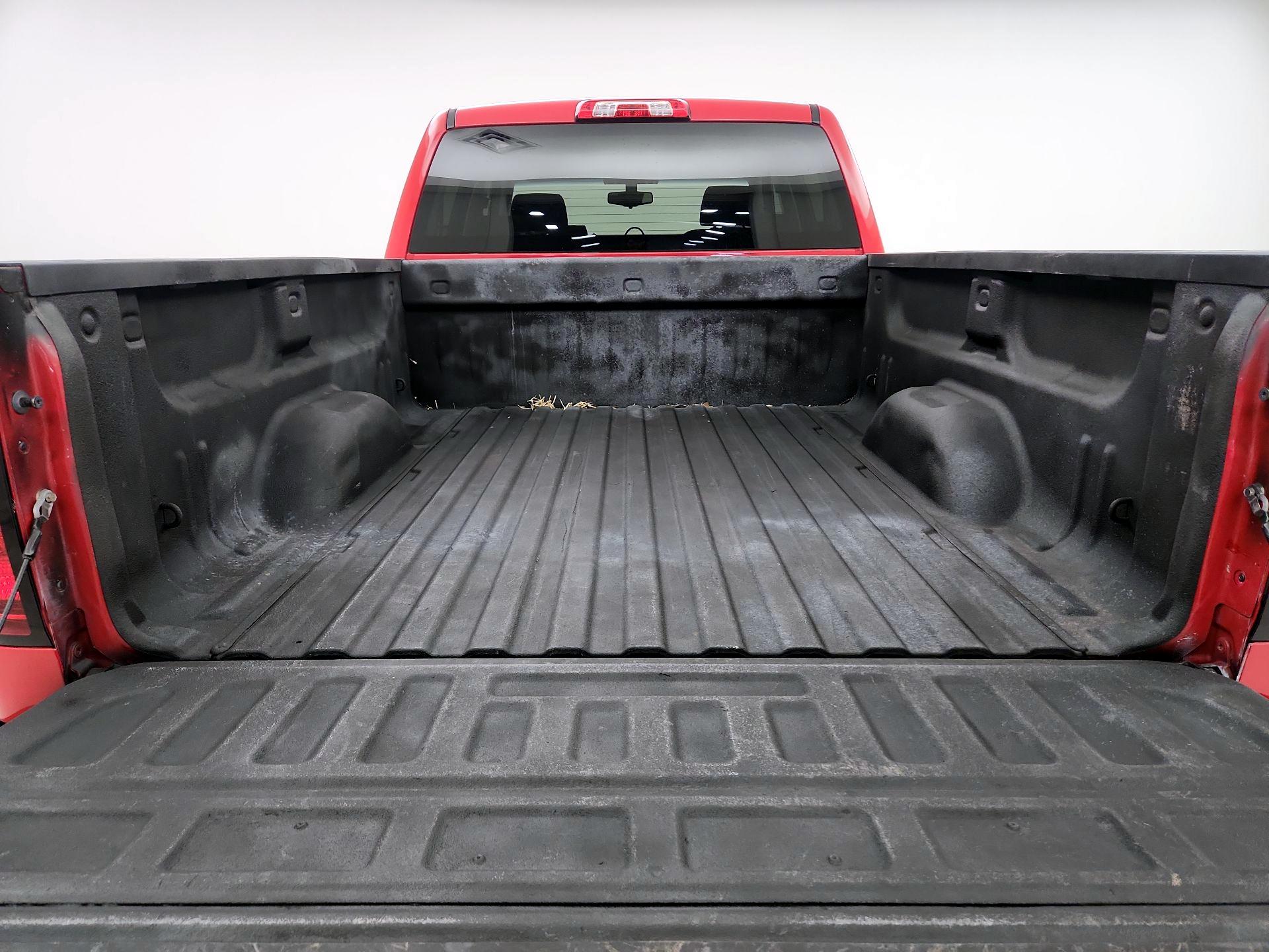 Thumbnail: 2015 Chevrolet Silverado 1500 - 16