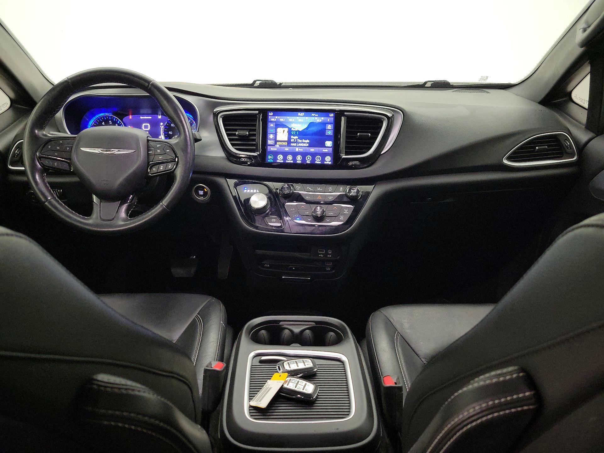 Thumbnail: 2019 Chrysler Pacifica - 9