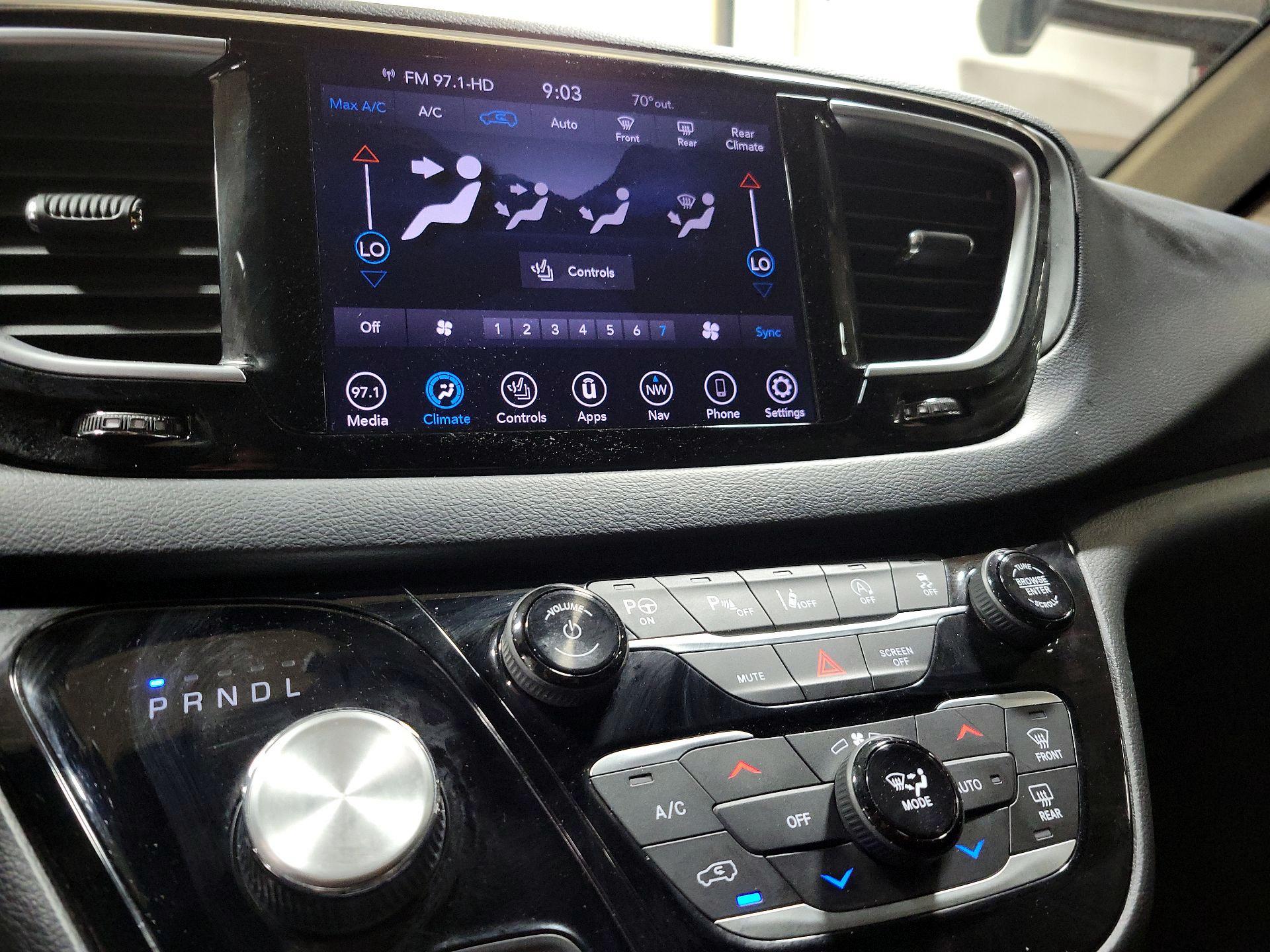 Thumbnail: 2019 Chrysler Pacifica - 16