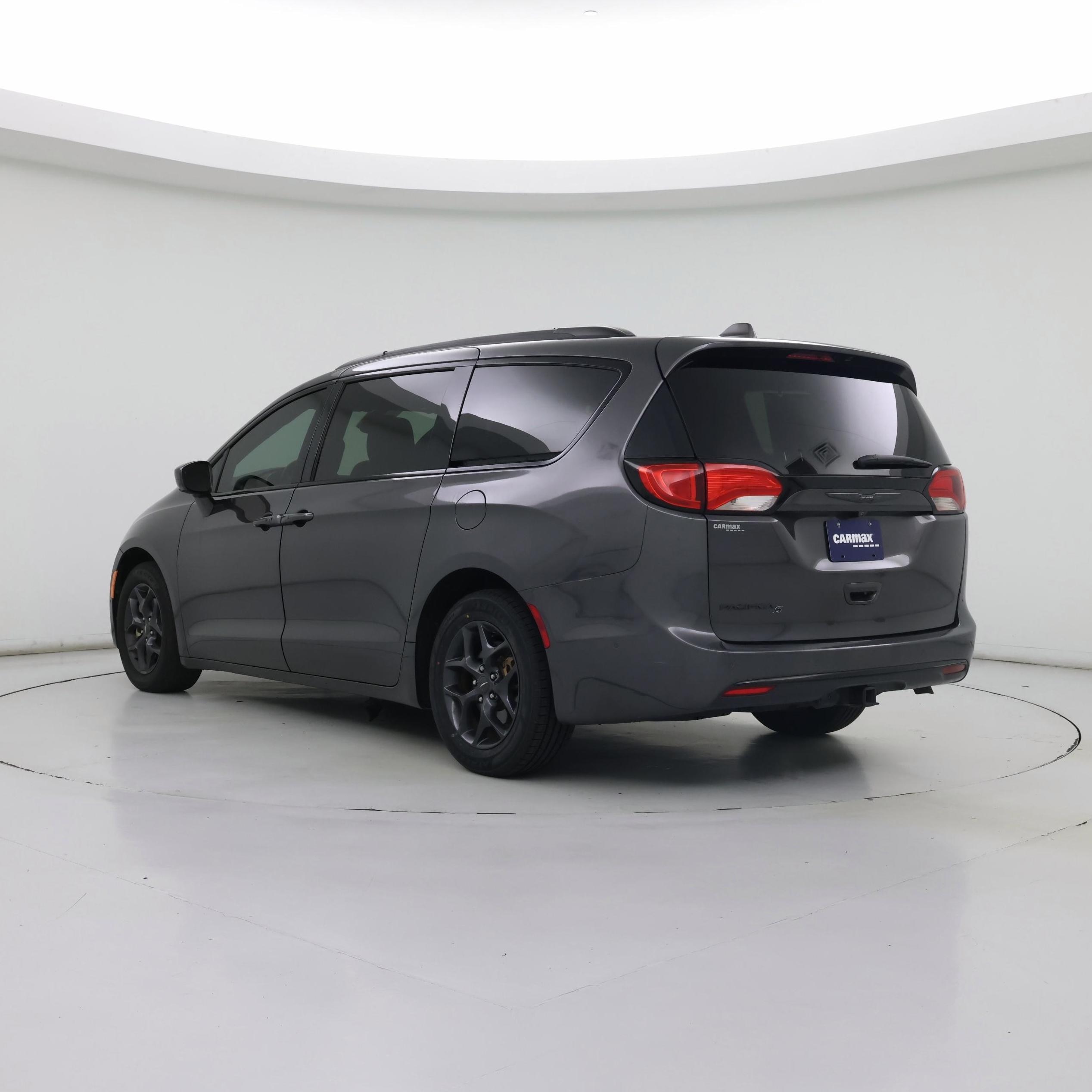 Thumbnail: 2019 Chrysler Pacifica - 2