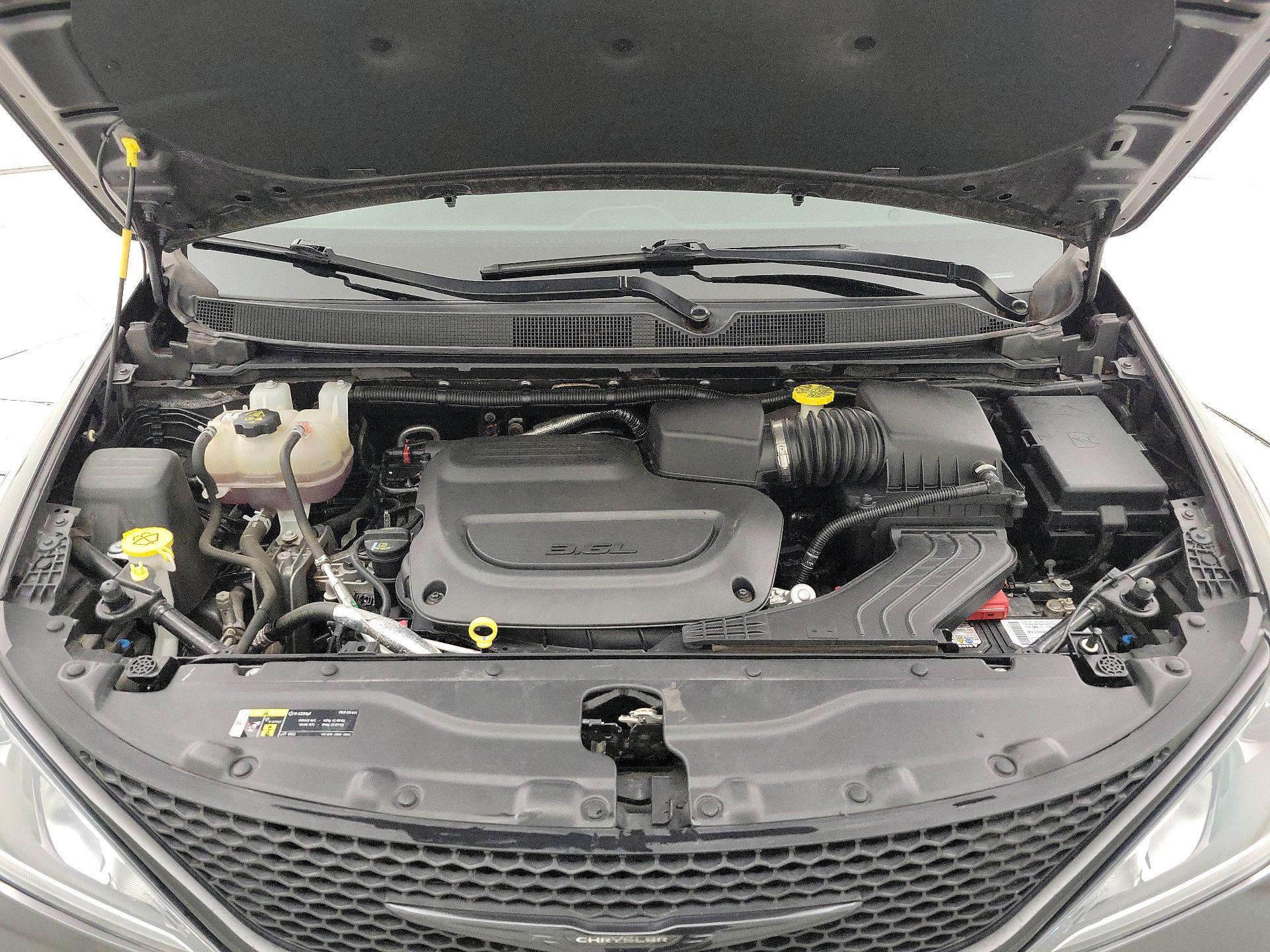 Thumbnail: 2019 Chrysler Pacifica - 20