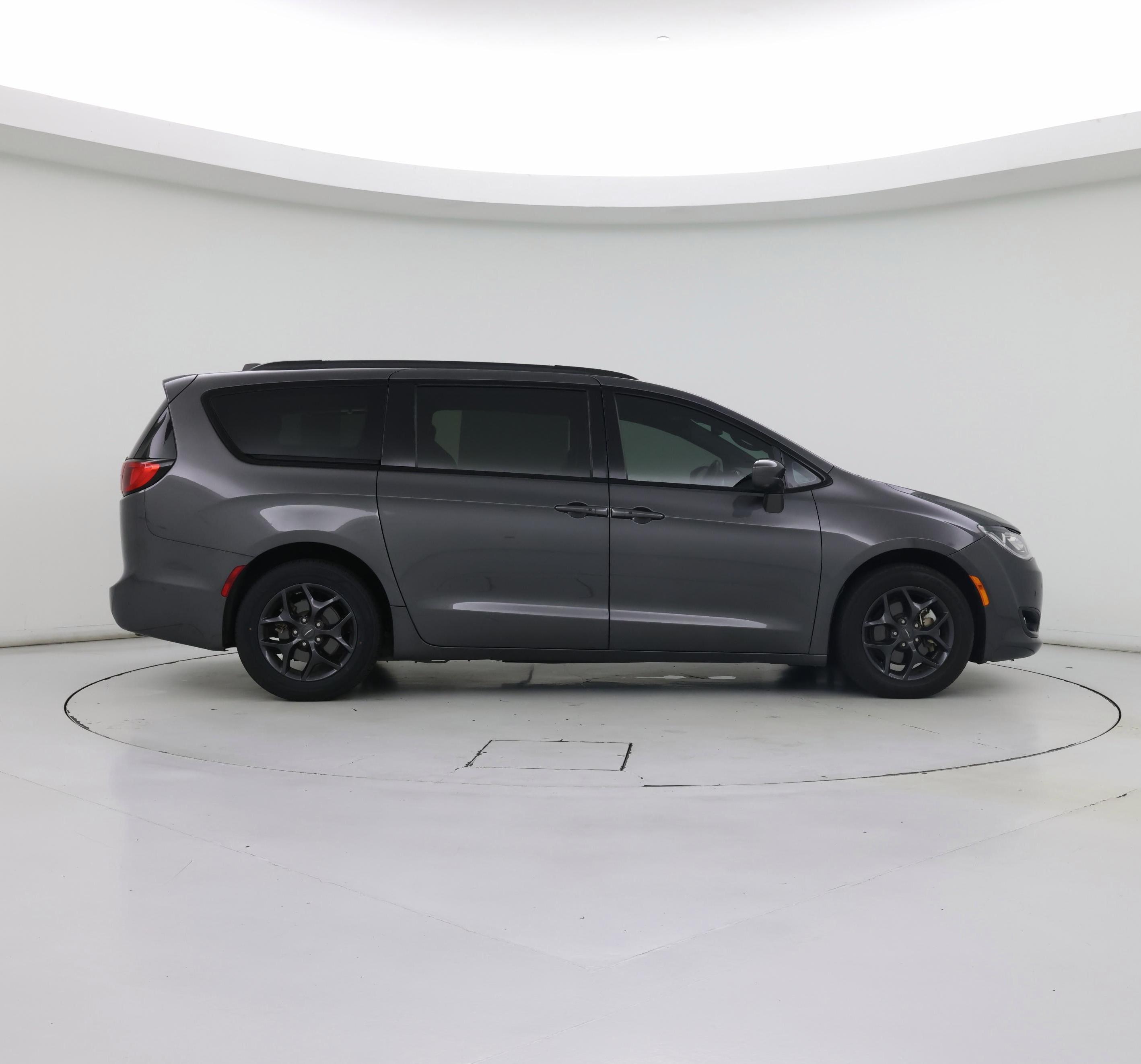 Thumbnail: 2019 Chrysler Pacifica - 7