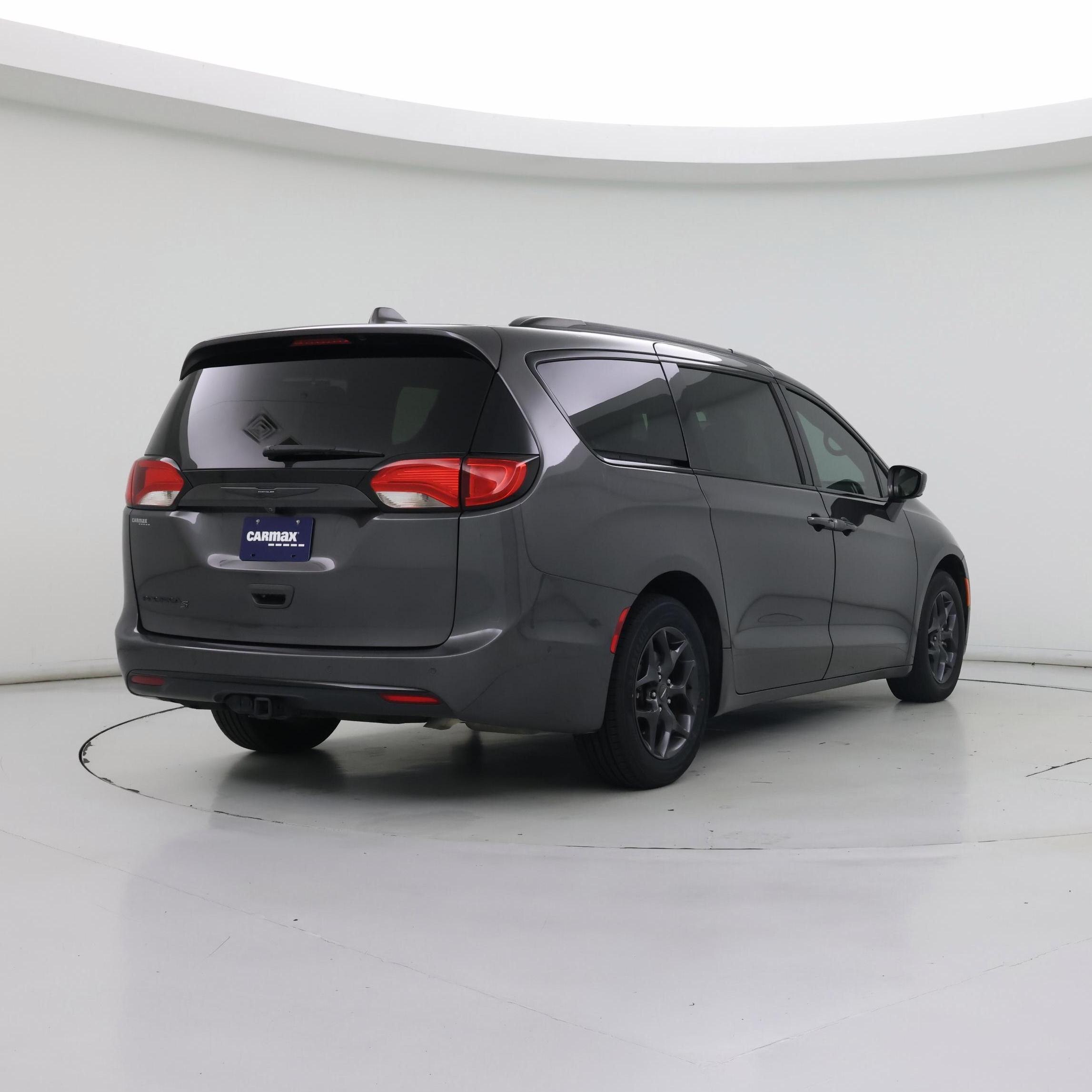 Thumbnail: 2019 Chrysler Pacifica - 8