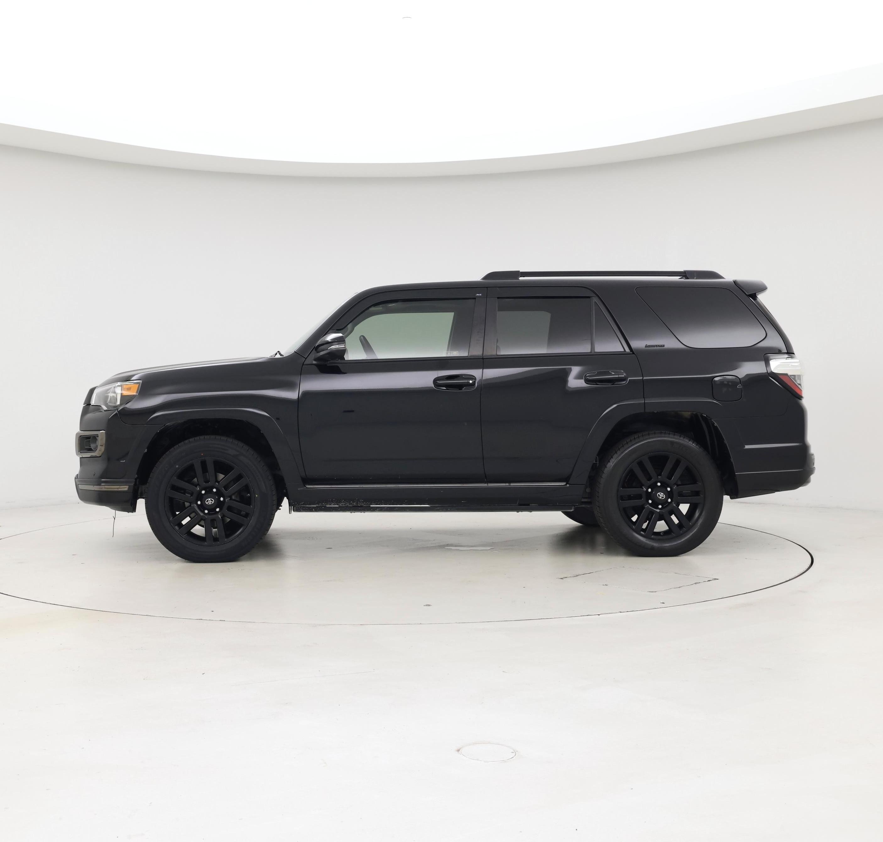 Thumbnail: 2019 Toyota 4Runner - 3