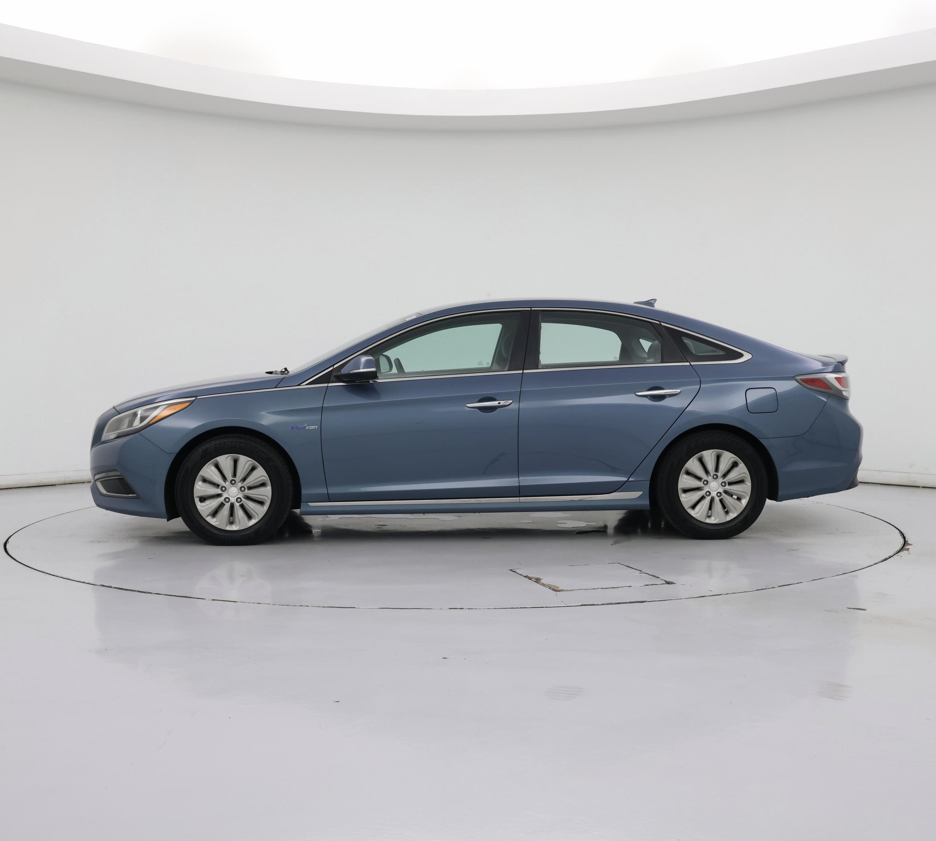 Thumbnail: 2016 Hyundai Sonata - 3