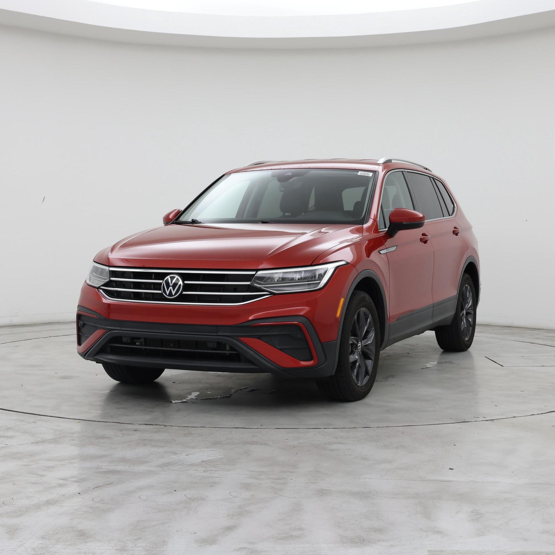 Thumbnail: 2022 Volkswagen Tiguan - 4
