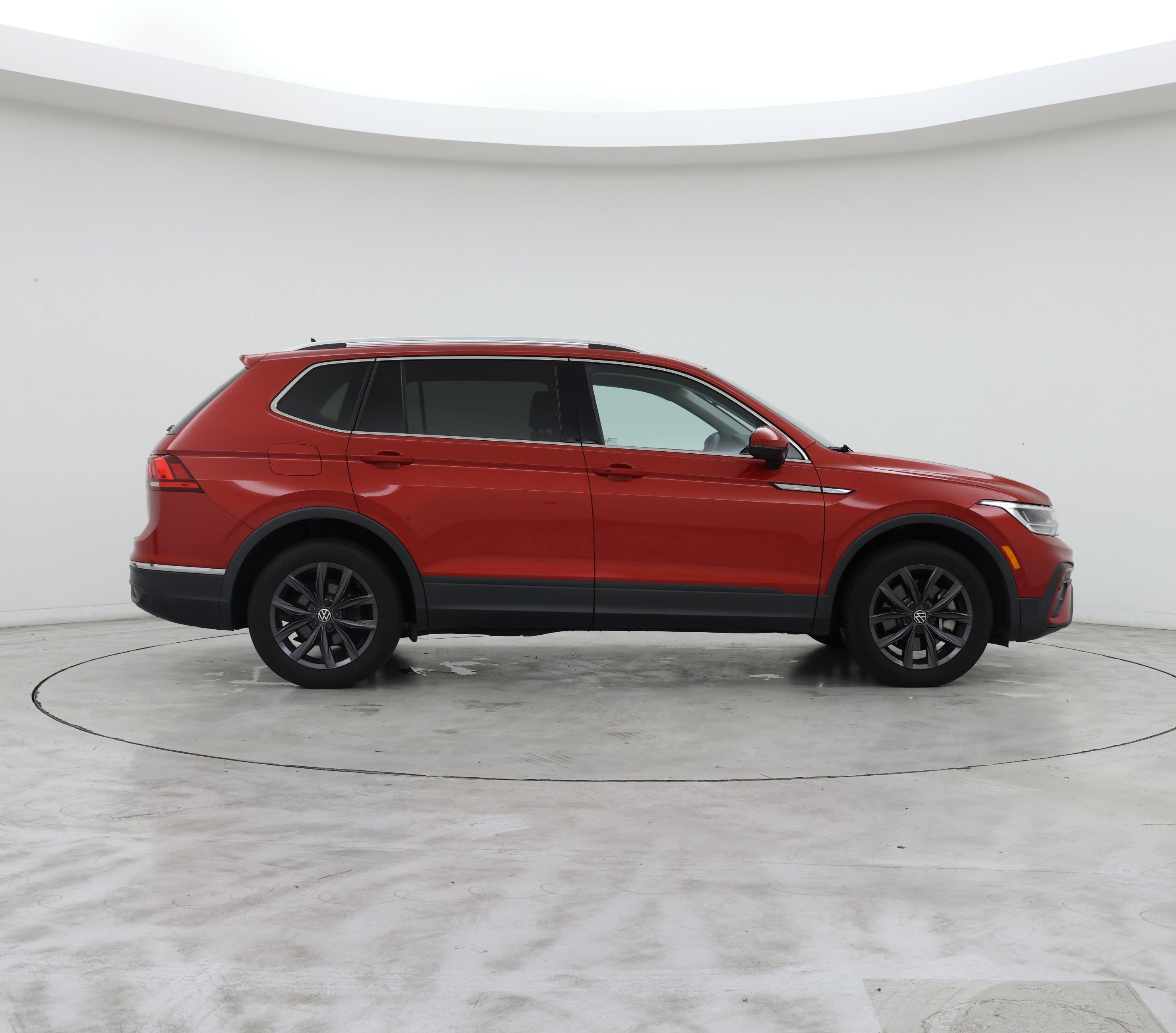 Thumbnail: 2022 Volkswagen Tiguan - 7
