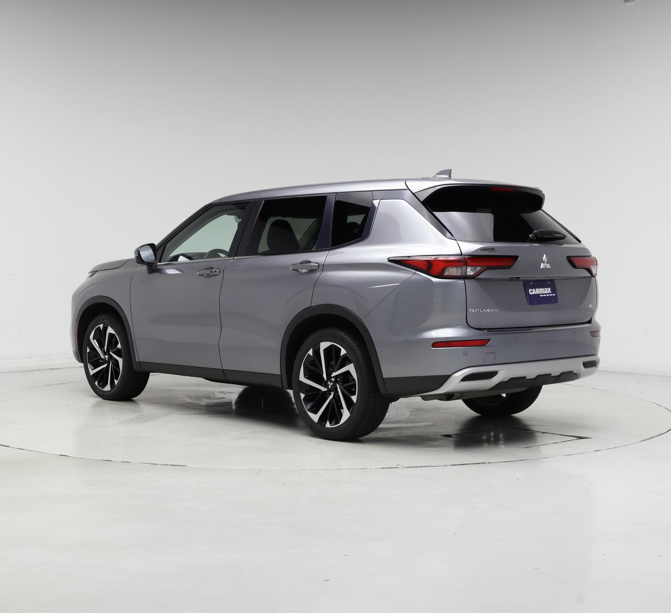 Thumbnail: 2024 Mitsubishi Outlander - 2
