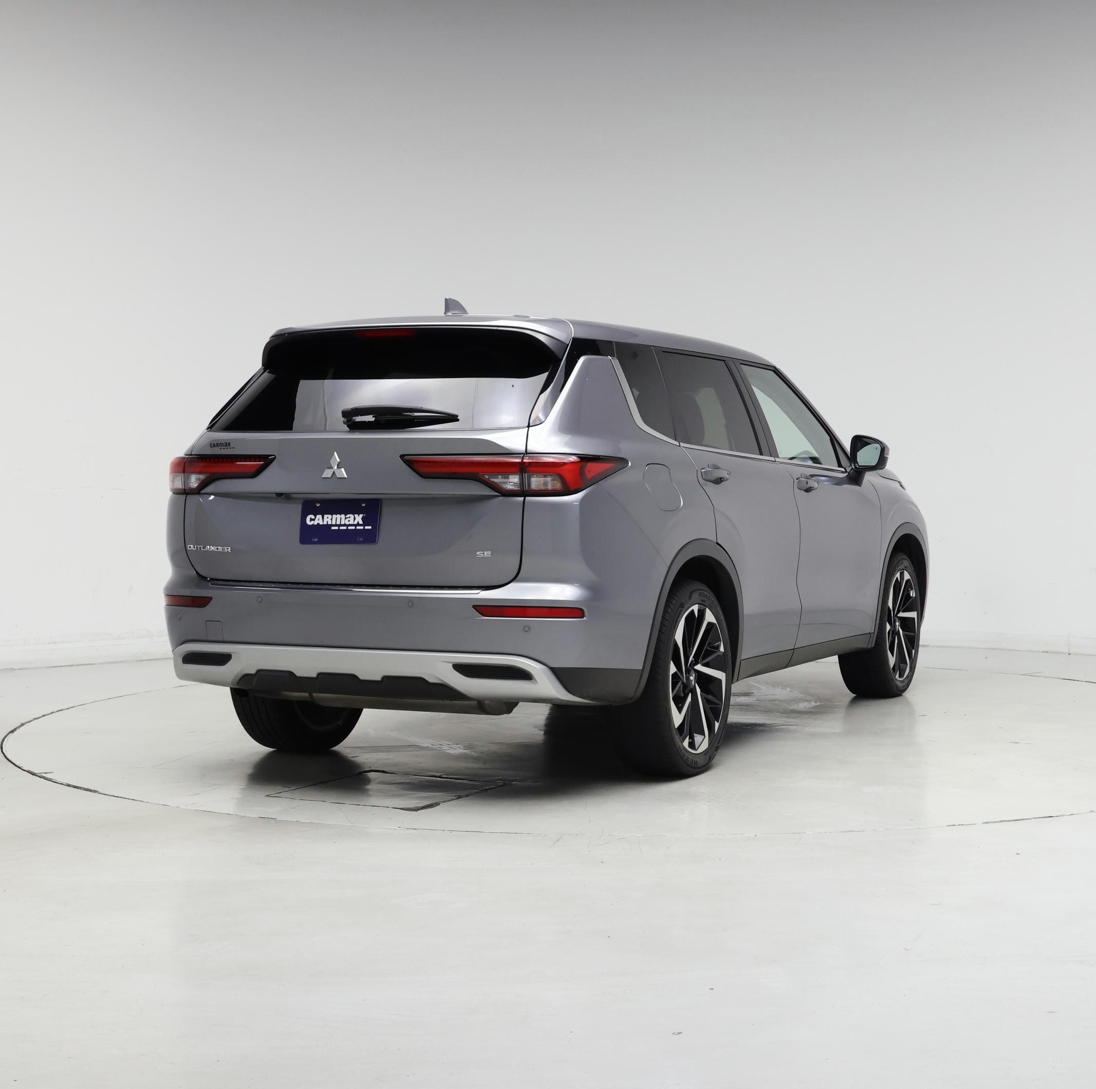 Thumbnail: 2024 Mitsubishi Outlander - 8