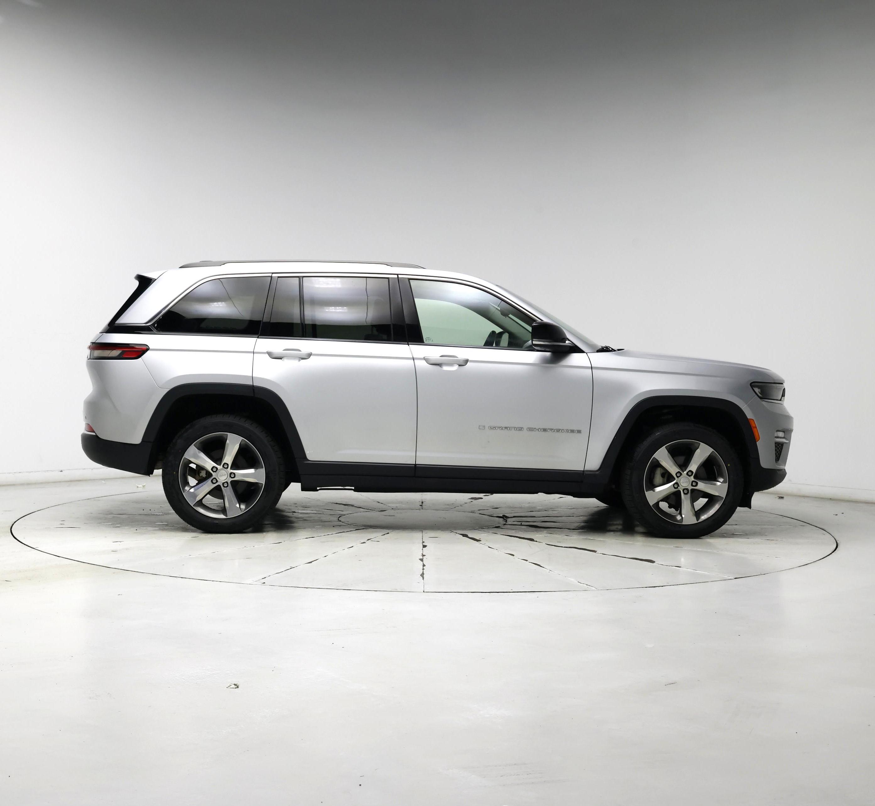 Thumbnail: 2022 Jeep Grand Cherokee - 7