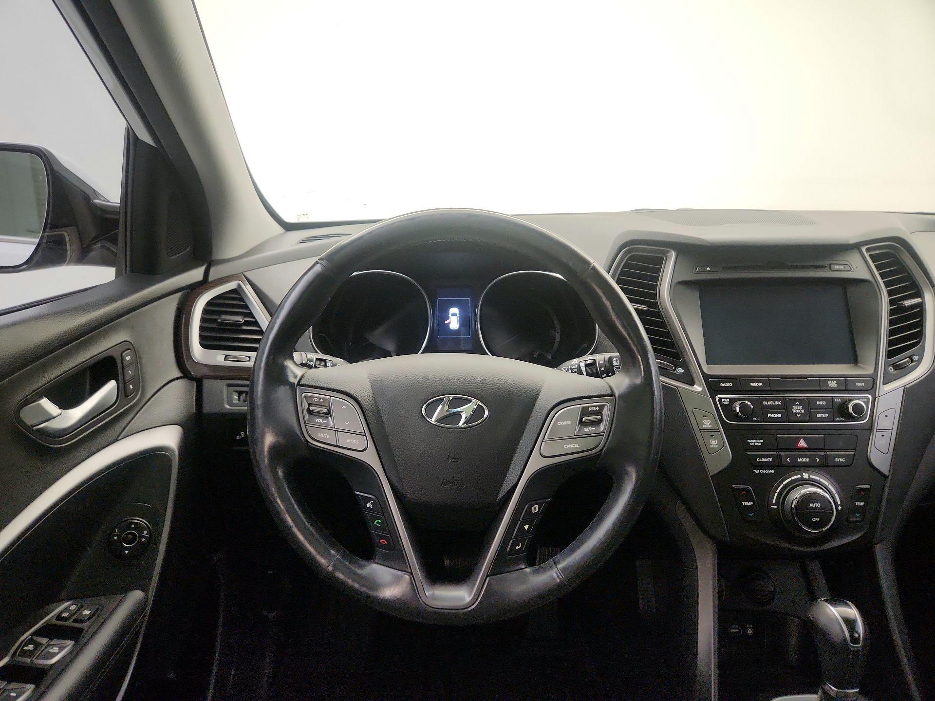 Thumbnail: 2017 Hyundai Santa Fe - 10
