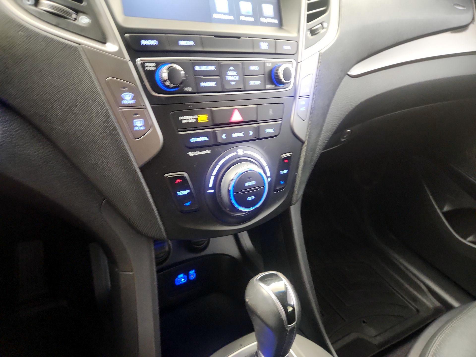Thumbnail: 2017 Hyundai Santa Fe - 17