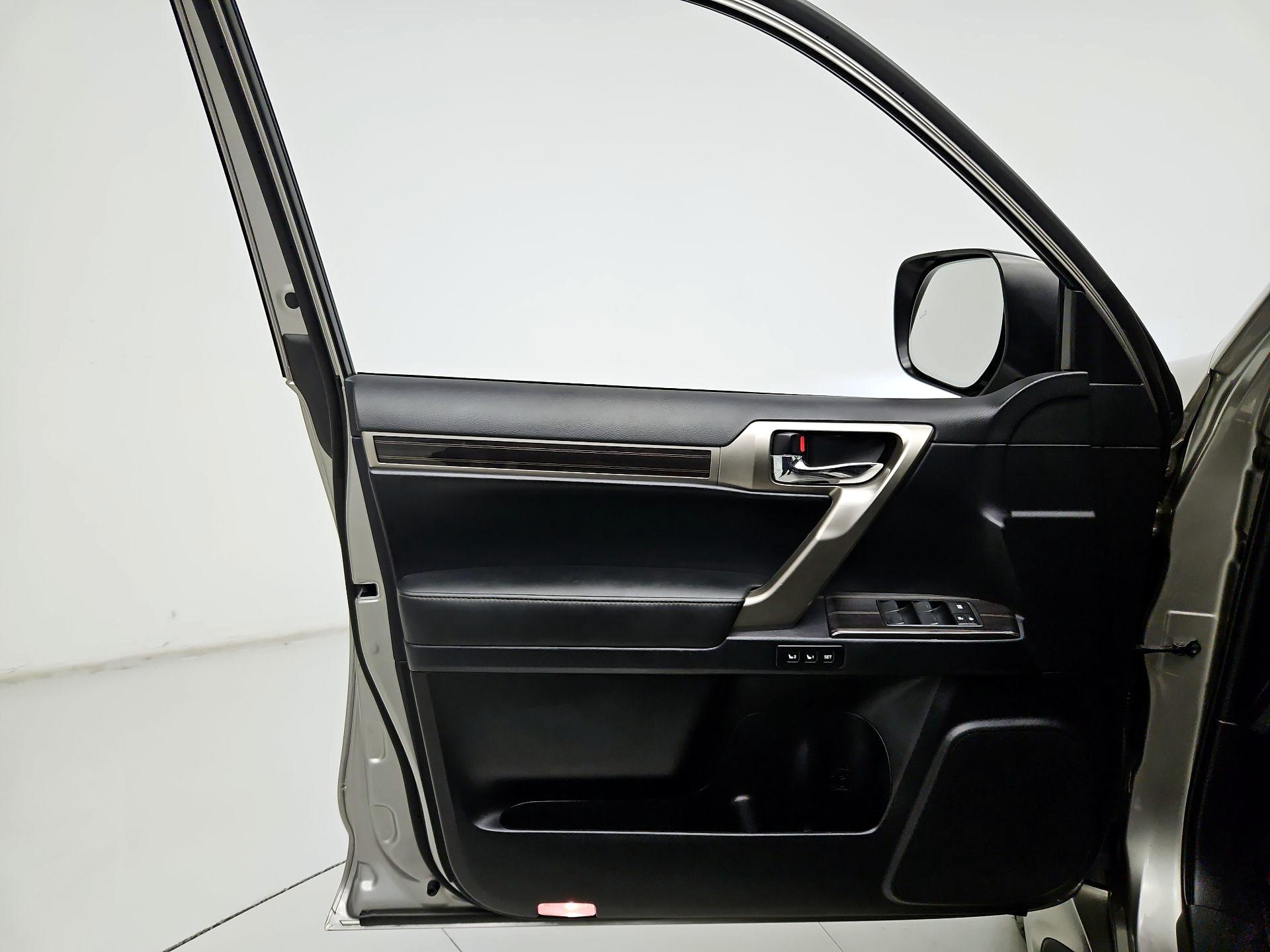 Thumbnail: 2021 Lexus GX - 12