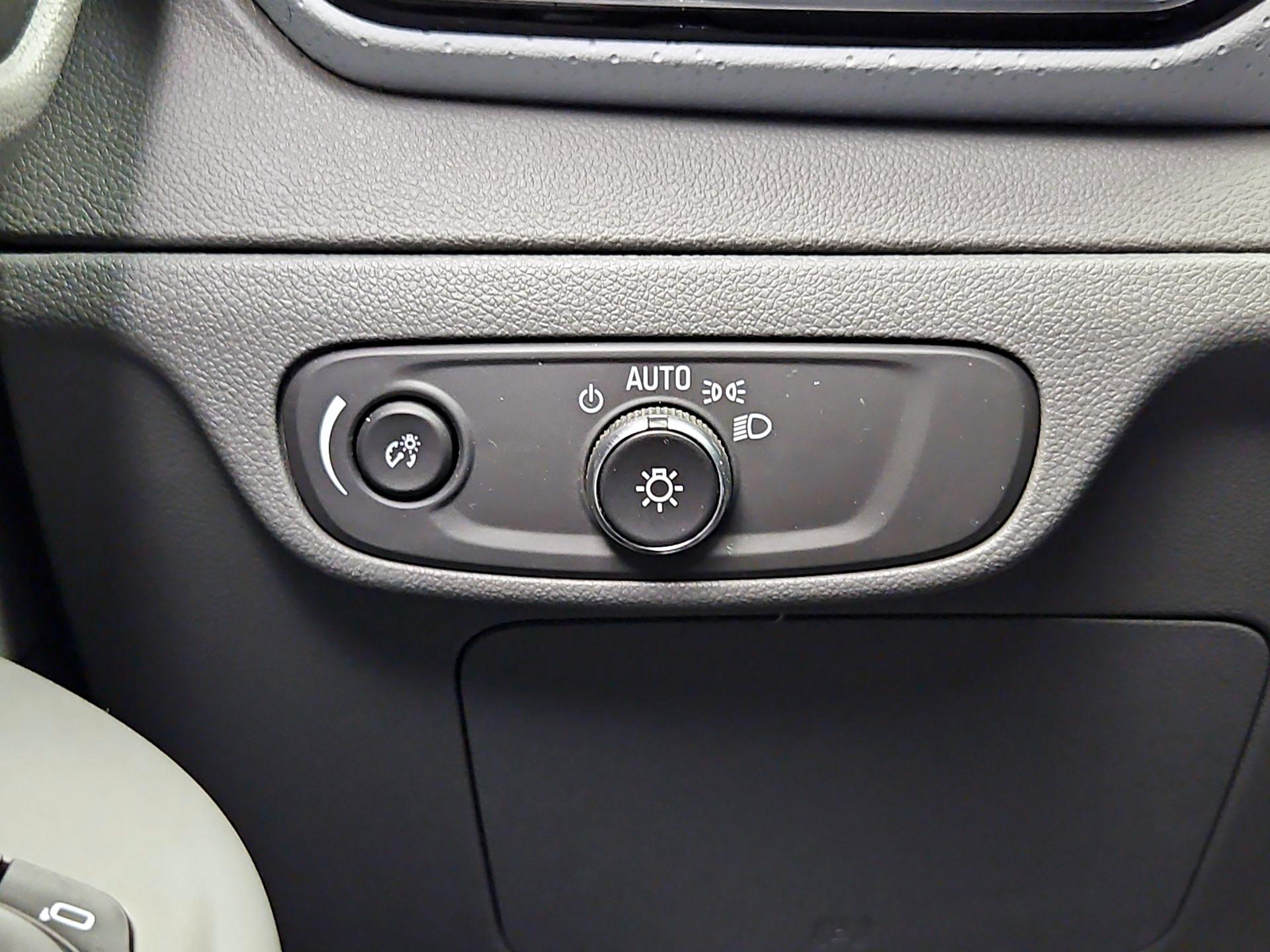 Thumbnail: 2023 Chevrolet Bolt EUV - 13