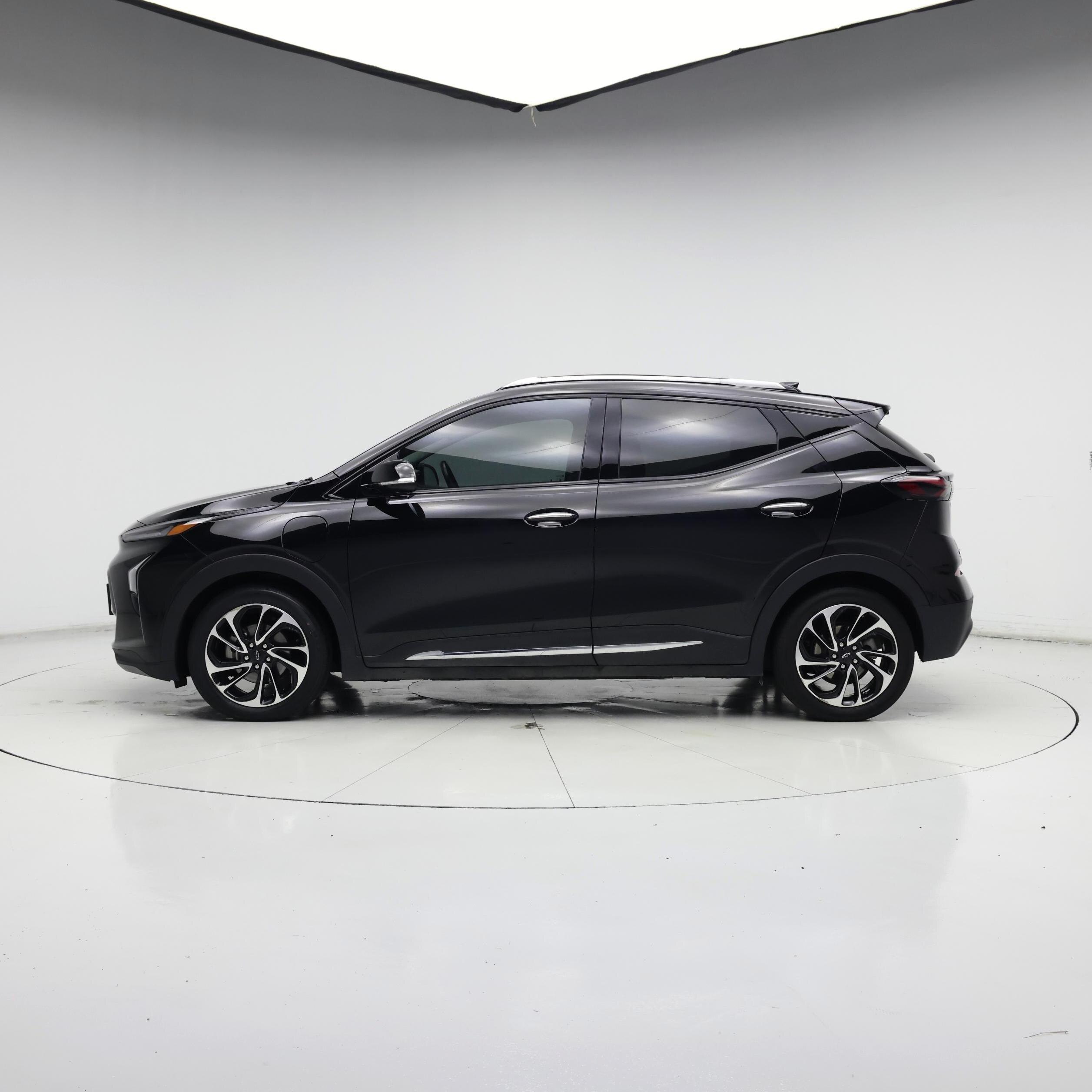 Thumbnail: 2023 Chevrolet Bolt EUV - 3