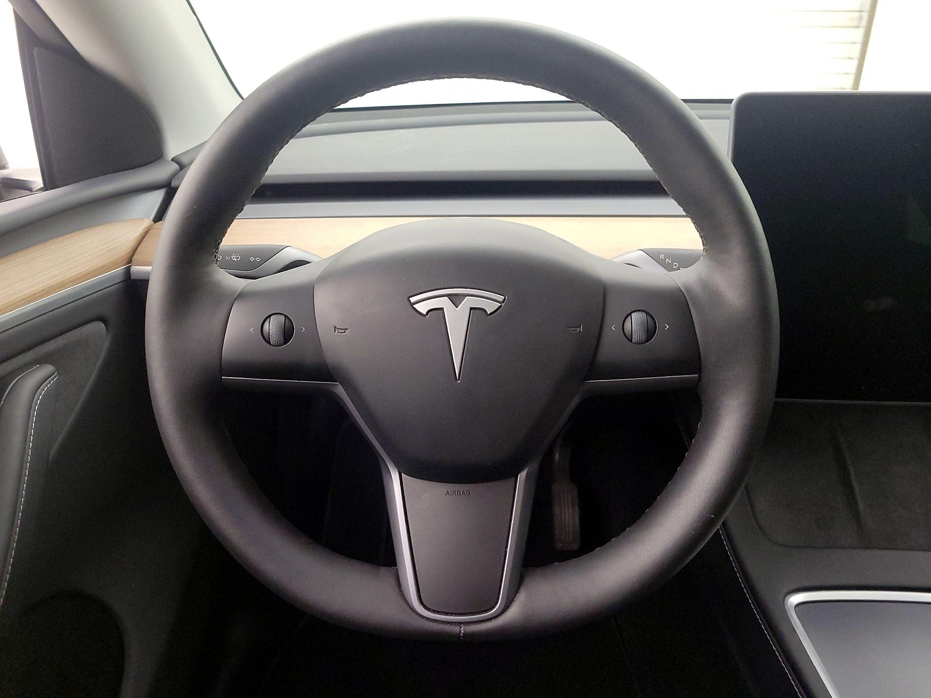 Thumbnail: 2025 Tesla Model Y - 10