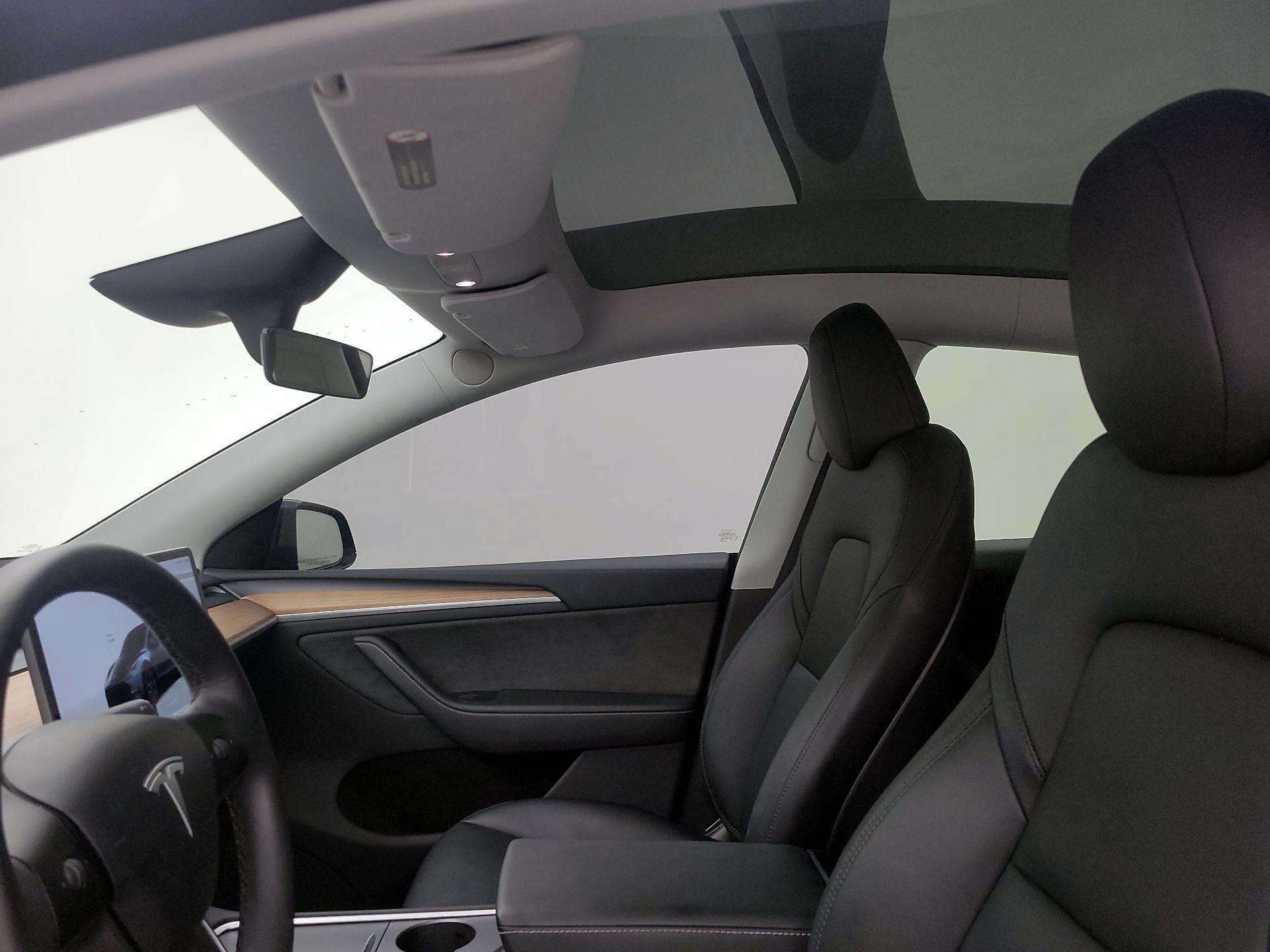 Thumbnail: 2025 Tesla Model Y - 18