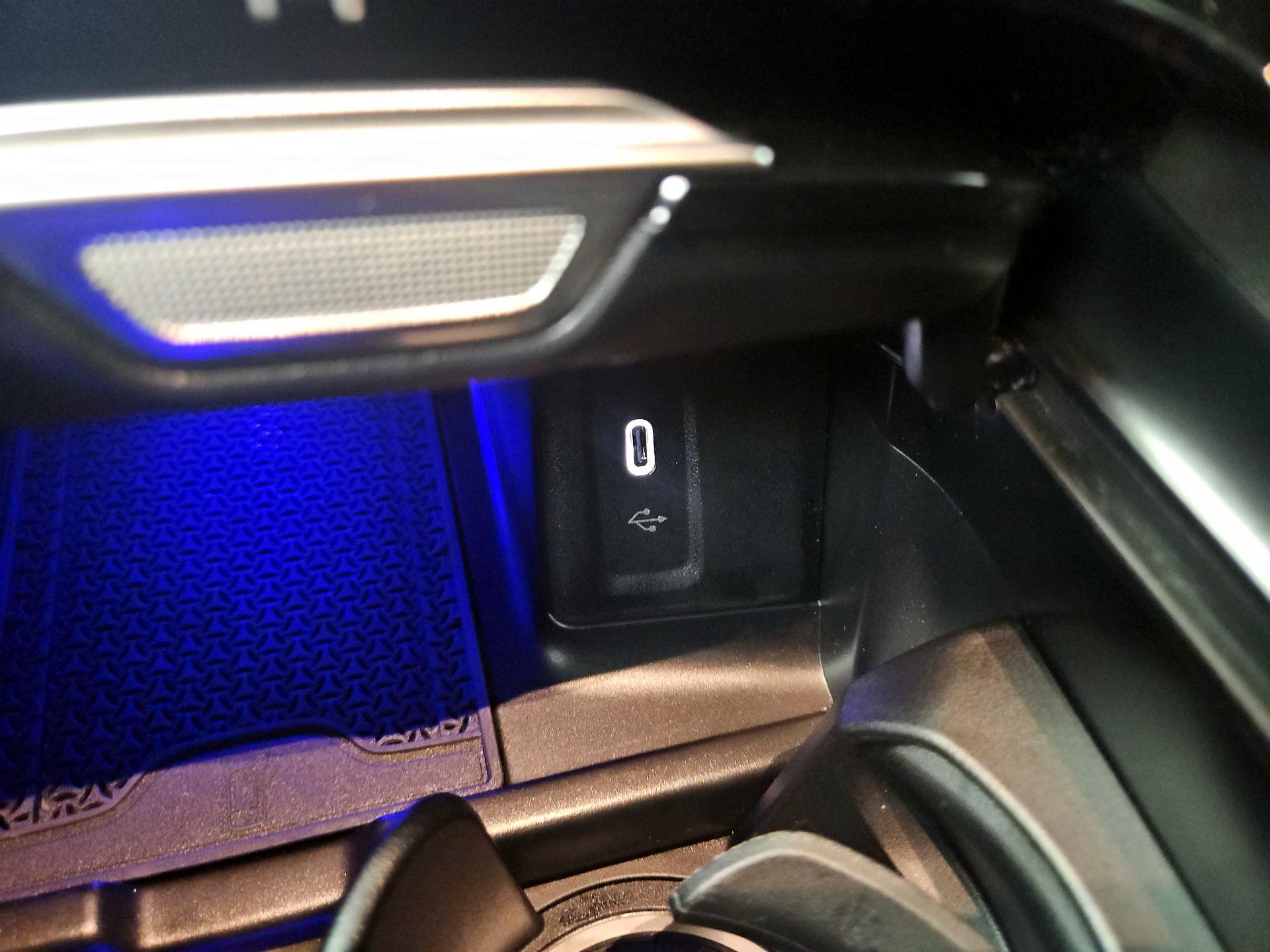 Thumbnail: 2024 Mercedes-Benz GLC - 18