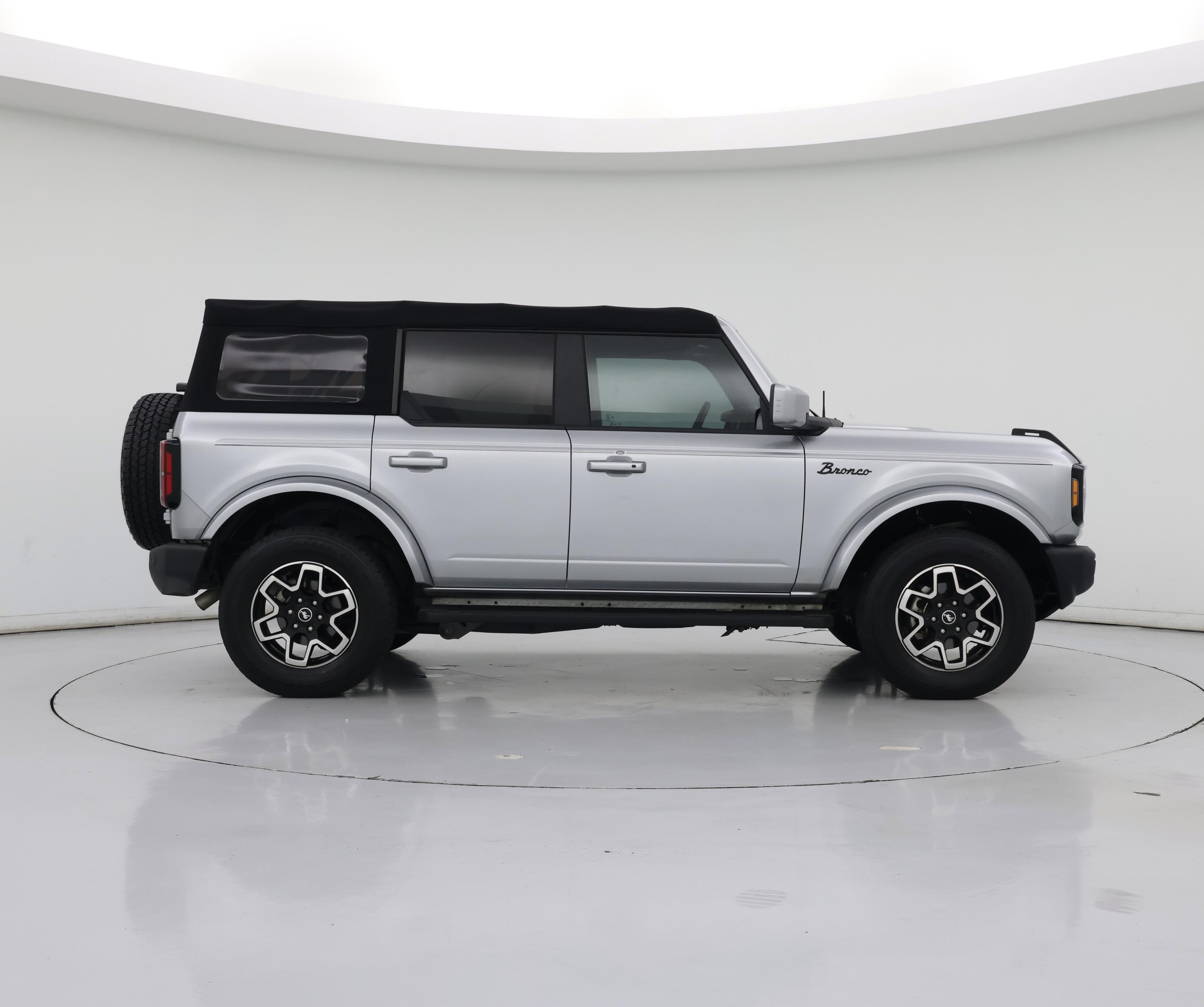 Thumbnail: 2022 Ford Bronco - 7