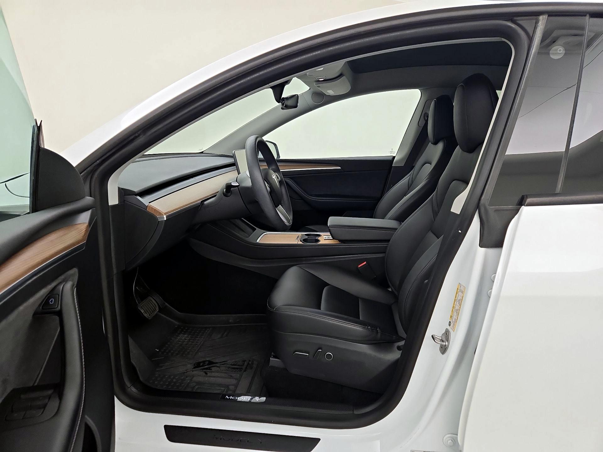 Thumbnail: 2023 Tesla Model Y - 11