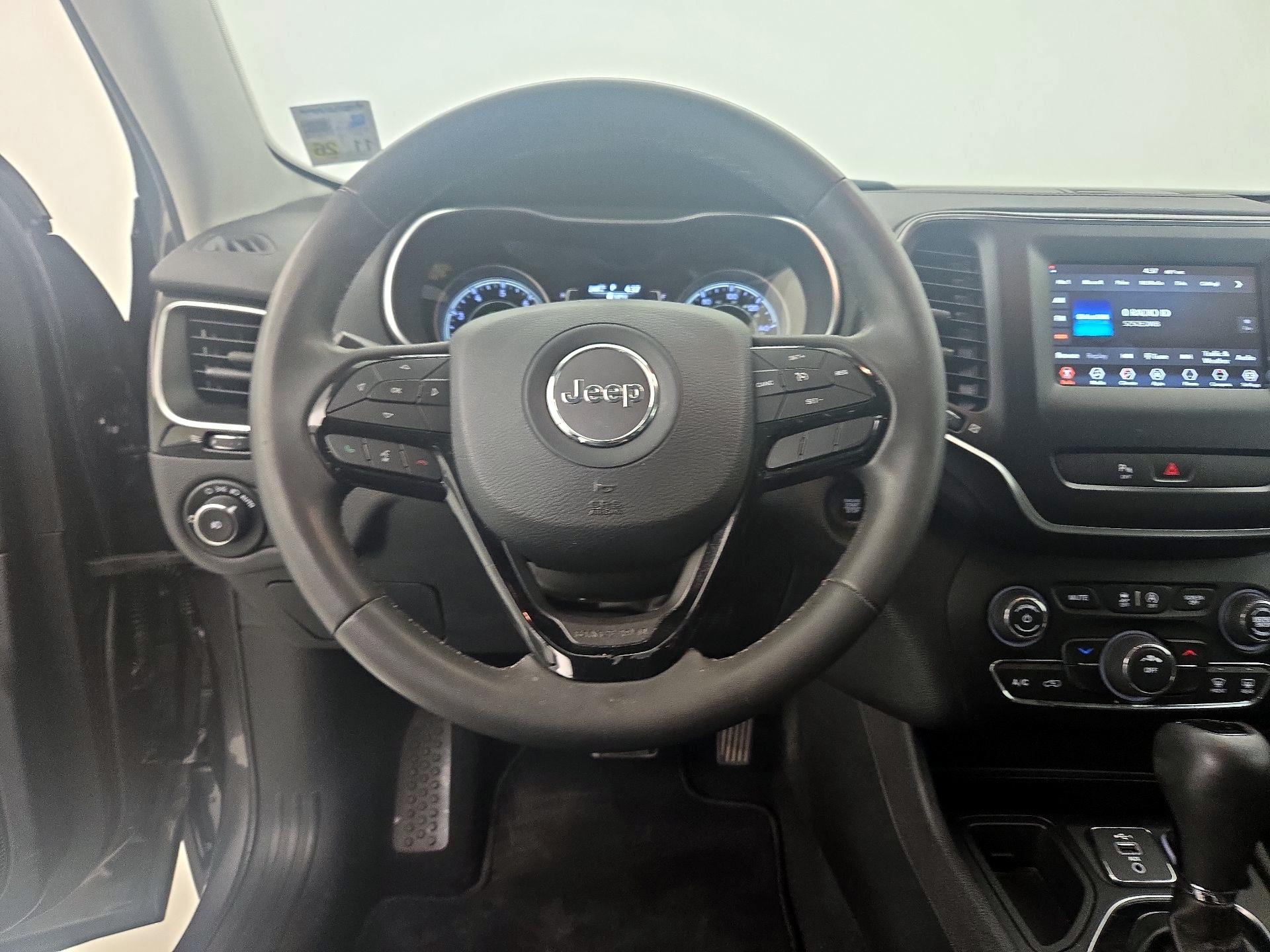 Thumbnail: 2020 Jeep Cherokee - 10